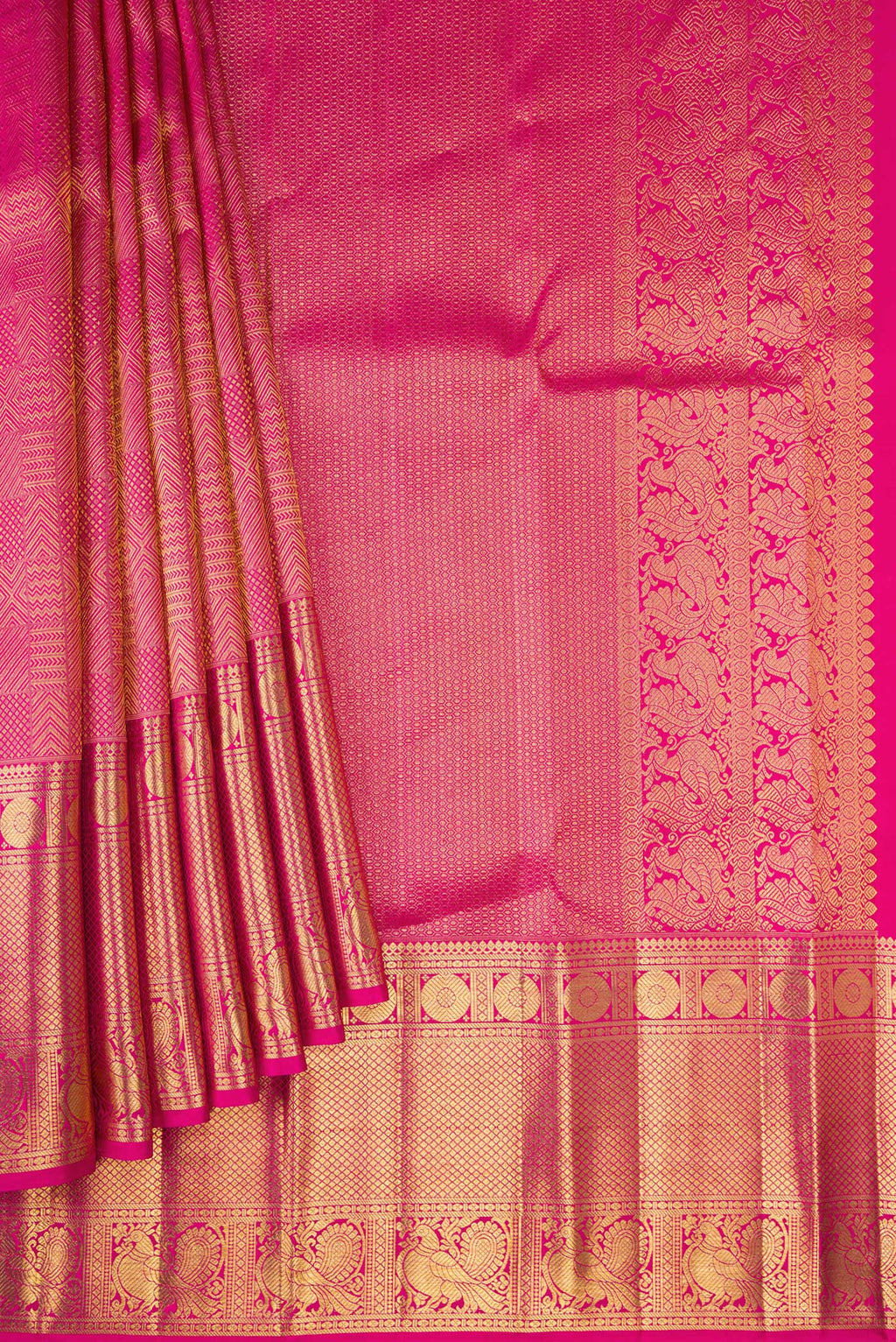 Pleats and pallu of Dark Pink Kanchipuram Silk Saree with Zari Brocade on the body and Zari Border. 