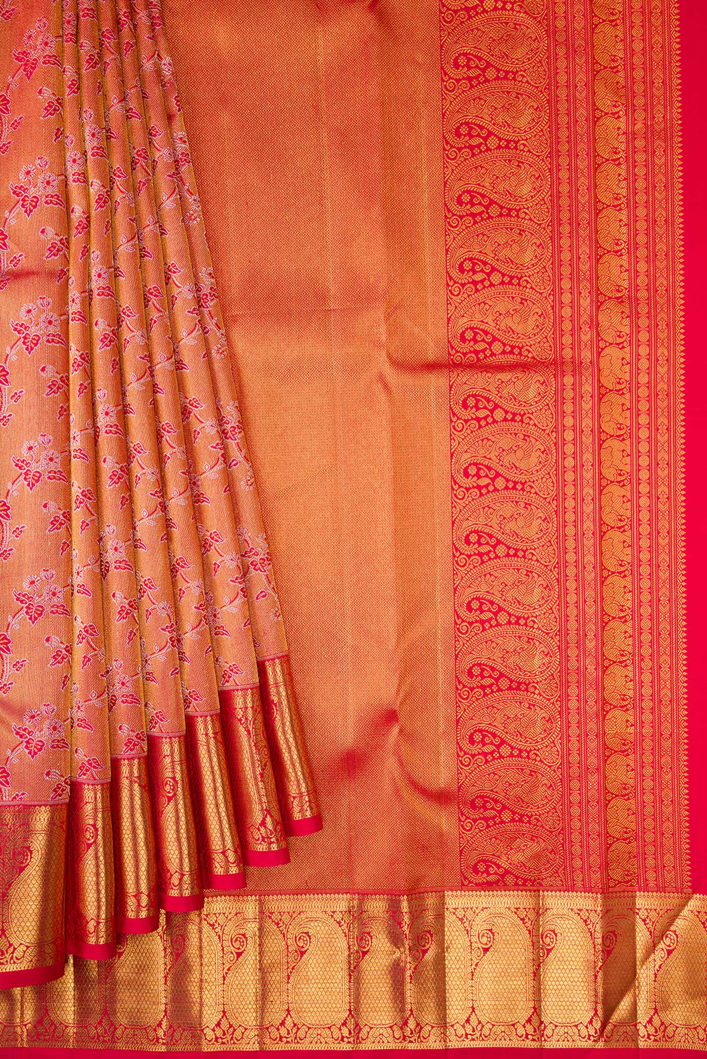 Pleats and pallu of Red Dual Tone Kanchipuram Silk Saree with Zari Brocade on the body and Zari Border. 