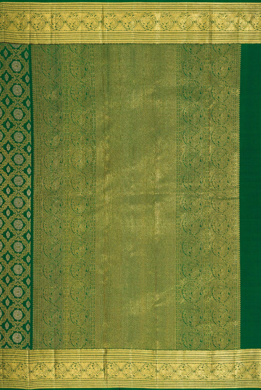 Close up image of the pallu of Green Dual Tone Kanchipuram Silk Saree with Zari Brocade on the body and Zari Border. 