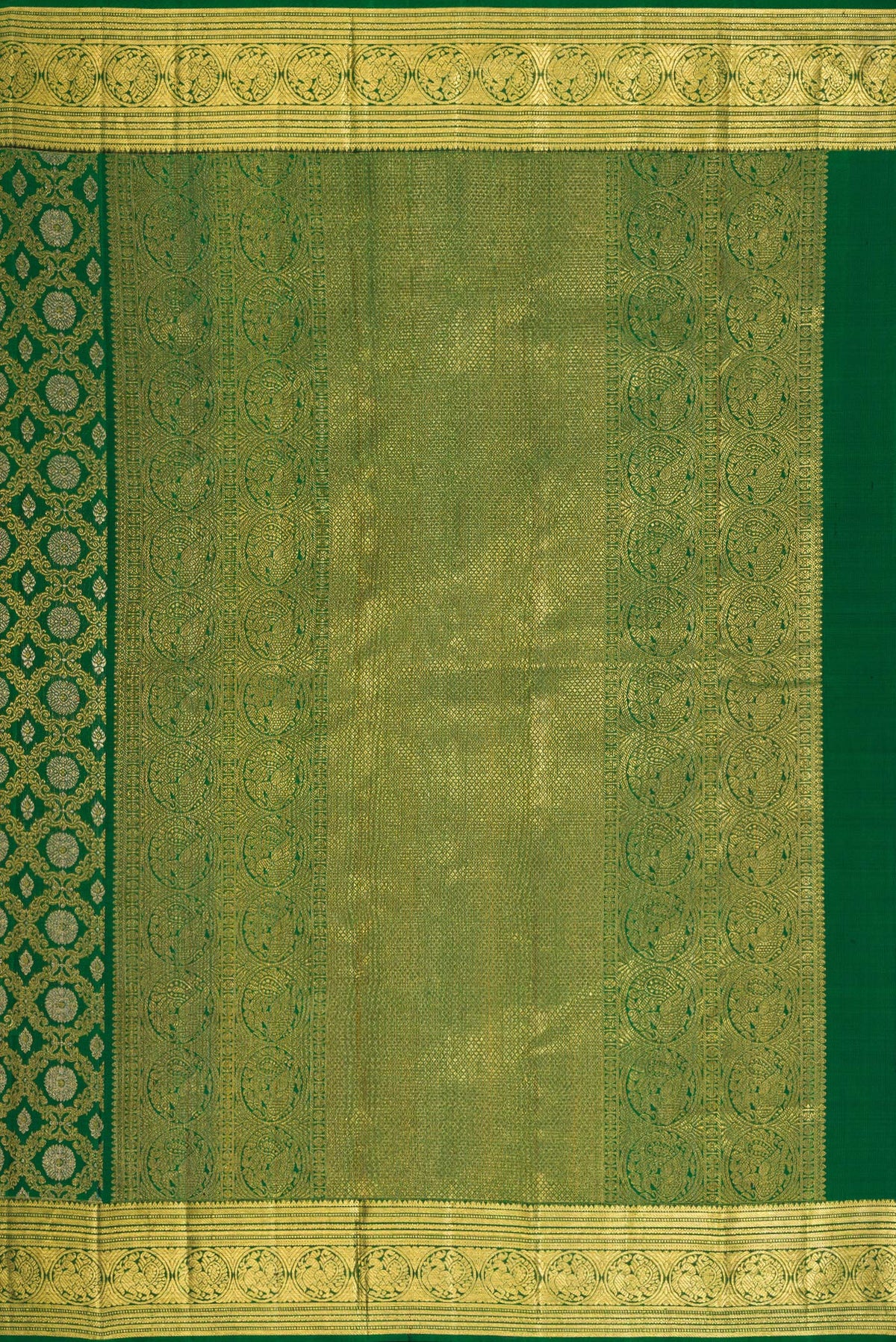 Close up image of the pallu of Green Dual Tone Kanchipuram Silk Saree with Zari Brocade on the body and Zari Border. 