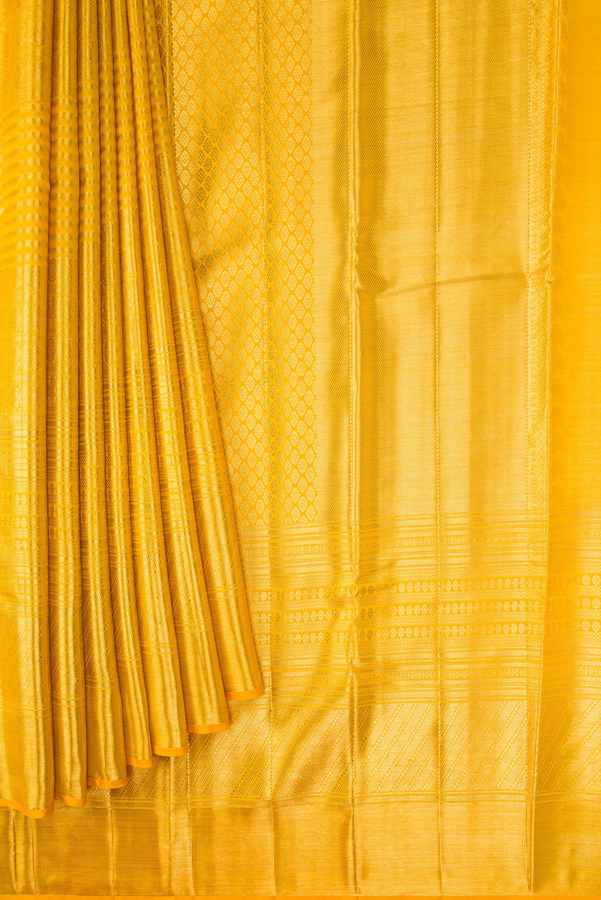 Pleats and pallu of Yellow Dual Tone Kanjivaram Silk Saree with Zari Brocade on the body and Zari Border. 