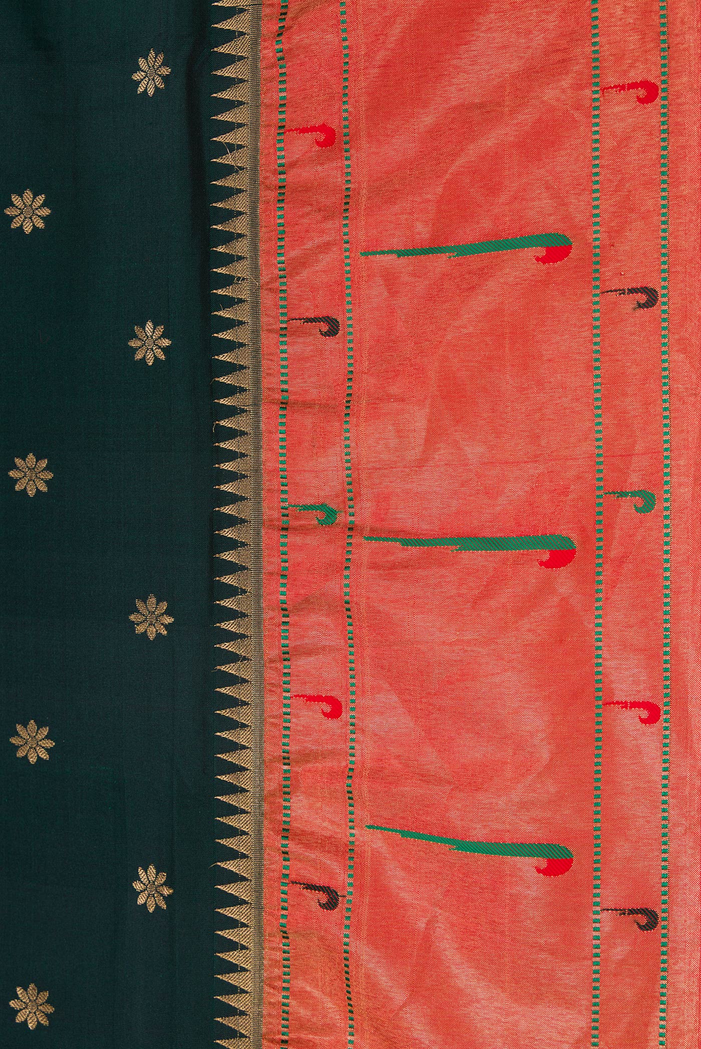 Border image of Bottle Green Dual Tone Paithani Silk Saree with Zari Butta on the body and Paithani Border. 