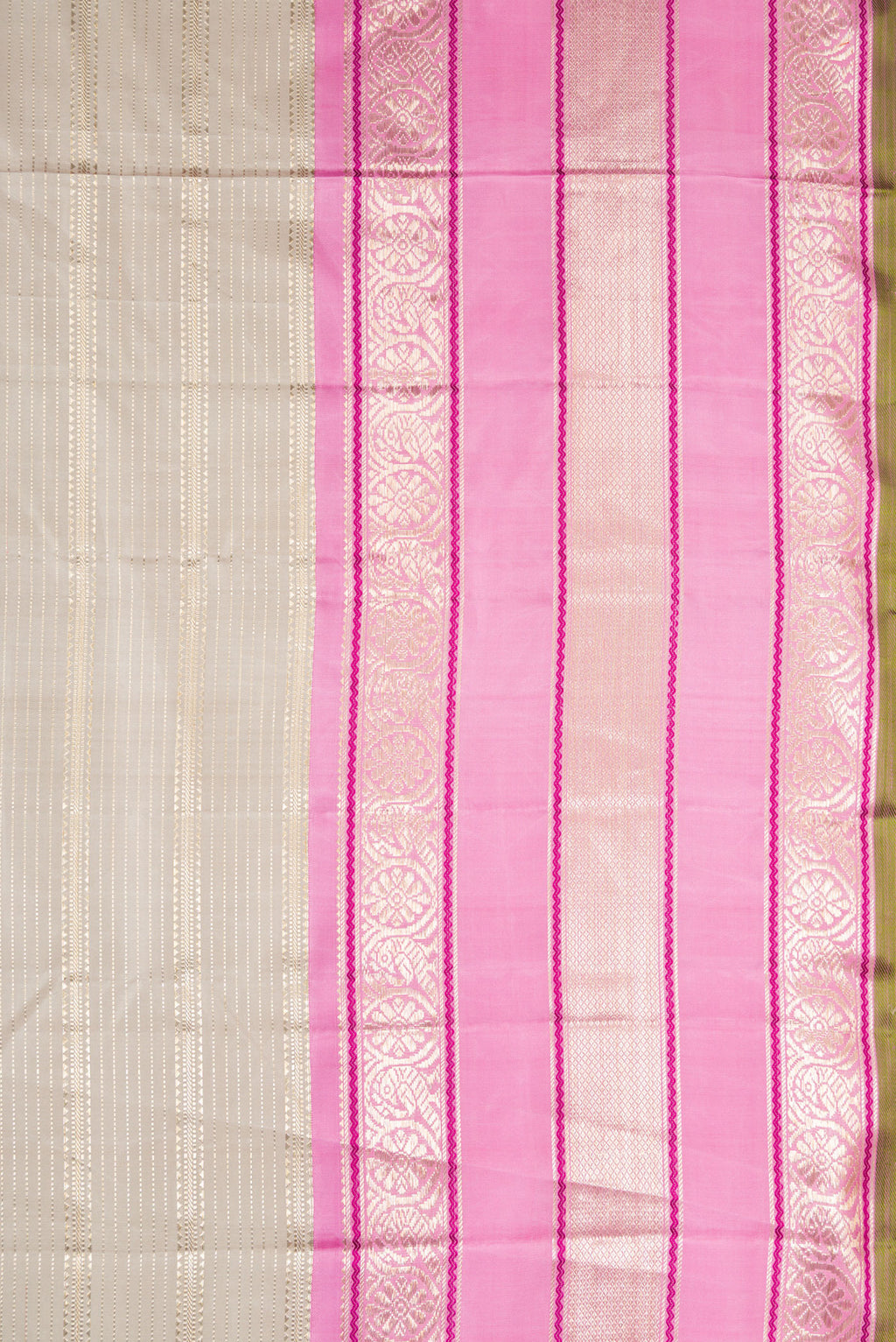 Border image of Grey Dual Tone Kanchipuram Silk Saree with Zari Brocade on the body and Zari Border. 