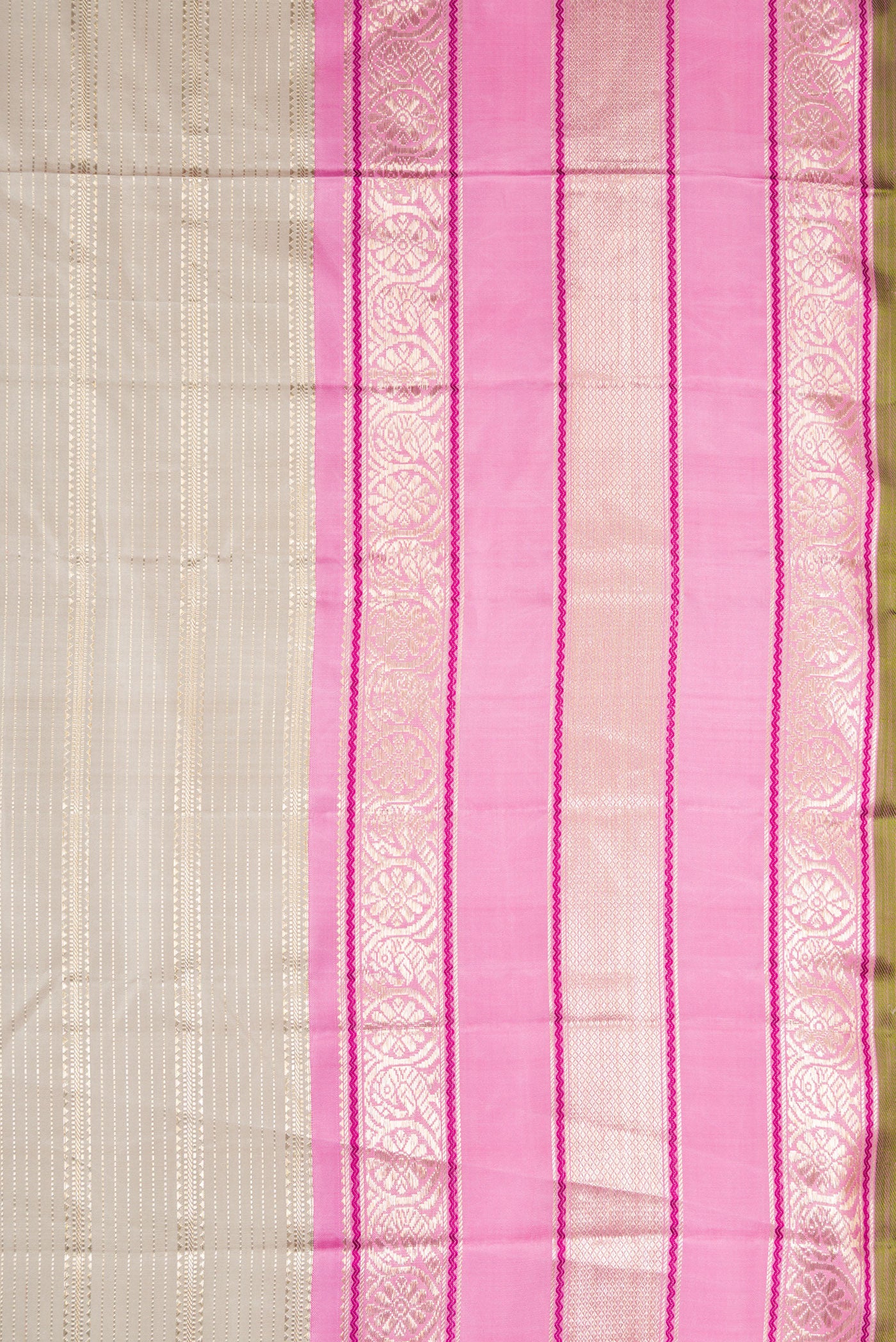 Border image of Grey Dual Tone Kanchipuram Silk Saree with Zari Brocade on the body and Zari Border. 