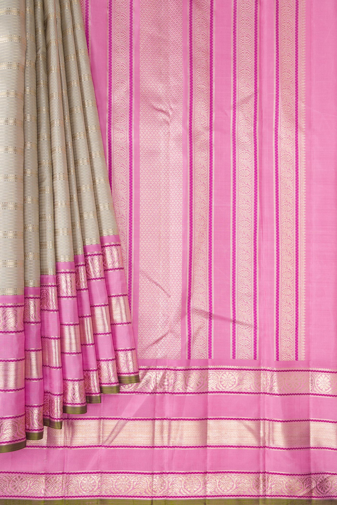 Pleats and pallu of Grey Dual Tone Kanchipuram Silk Saree with Zari Brocade on the body and Zari Border. 
