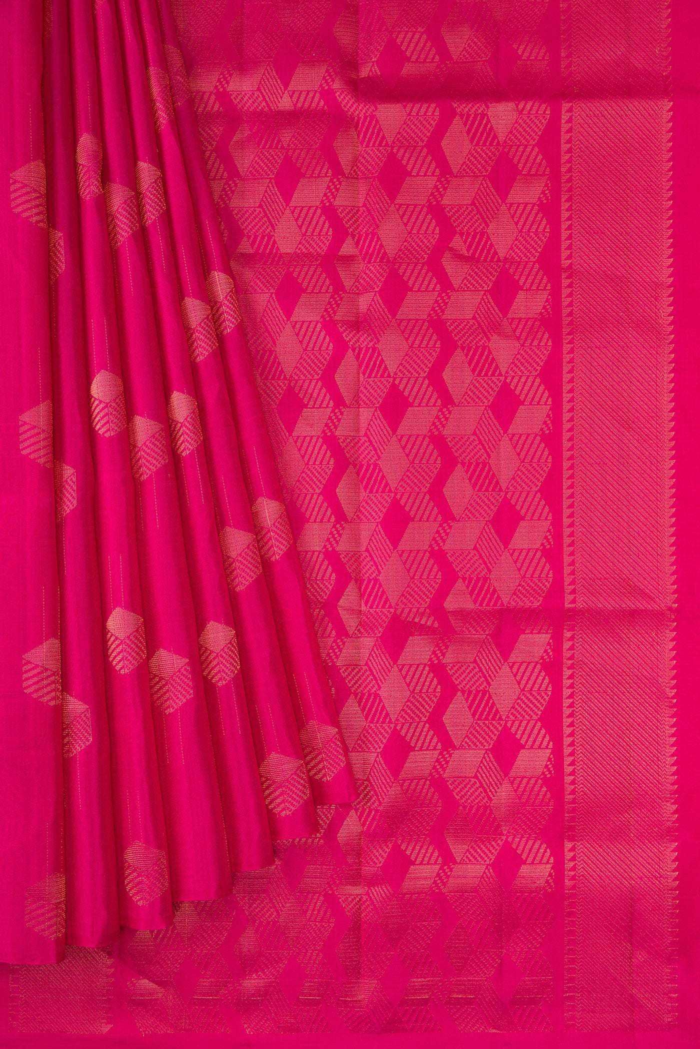 Pleats and pallu of Pure Silk Pure Zari Dark Pink Dual Tone Kanjivaram Saree with Zari Butta on the body and Zari Border. 
