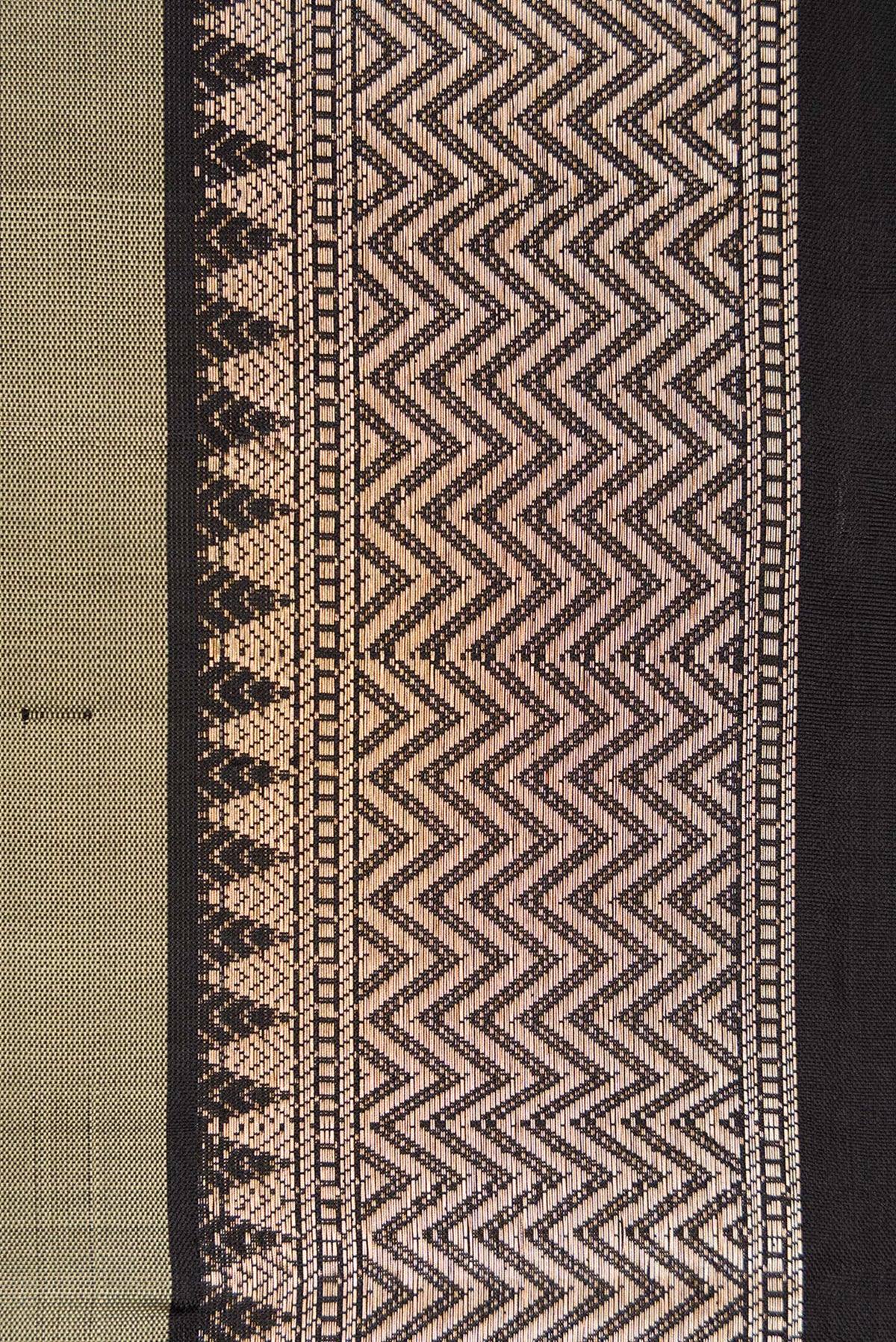 Border image of Grey Dual Tone Soft Silk Saree with Zari Butta on the body and Zari Border. 