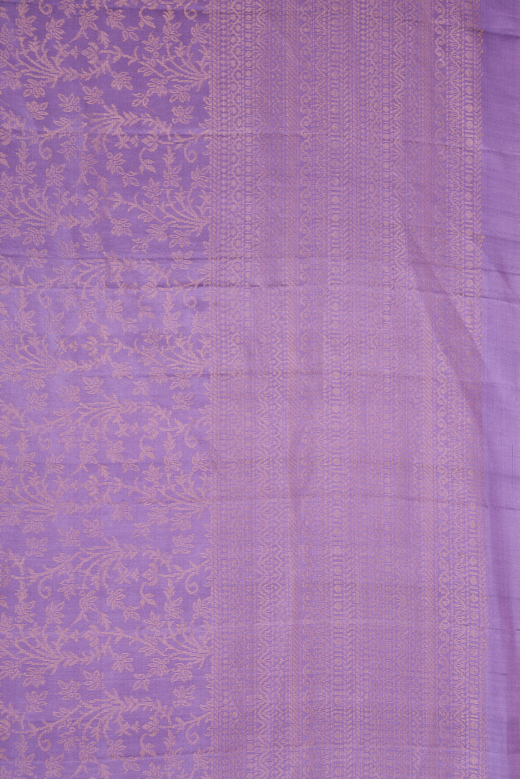 Border image of Lavender Dual Tone Soft Silk Saree with Zari Brocade on the body and Zari Border. 