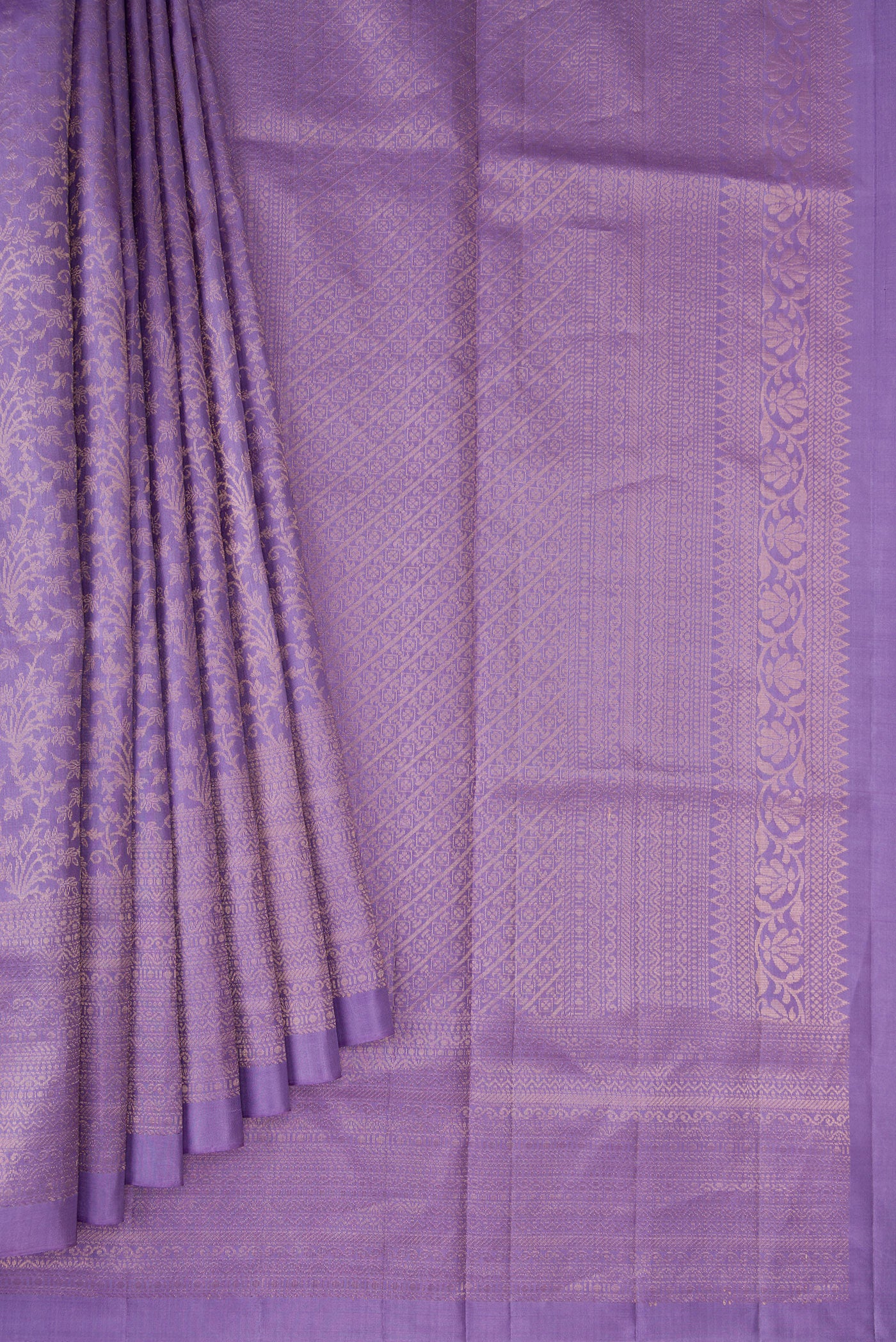 Pleats and pallu of Lavender Dual Tone Soft Silk Saree with Zari Brocade on the body and Zari Border. 