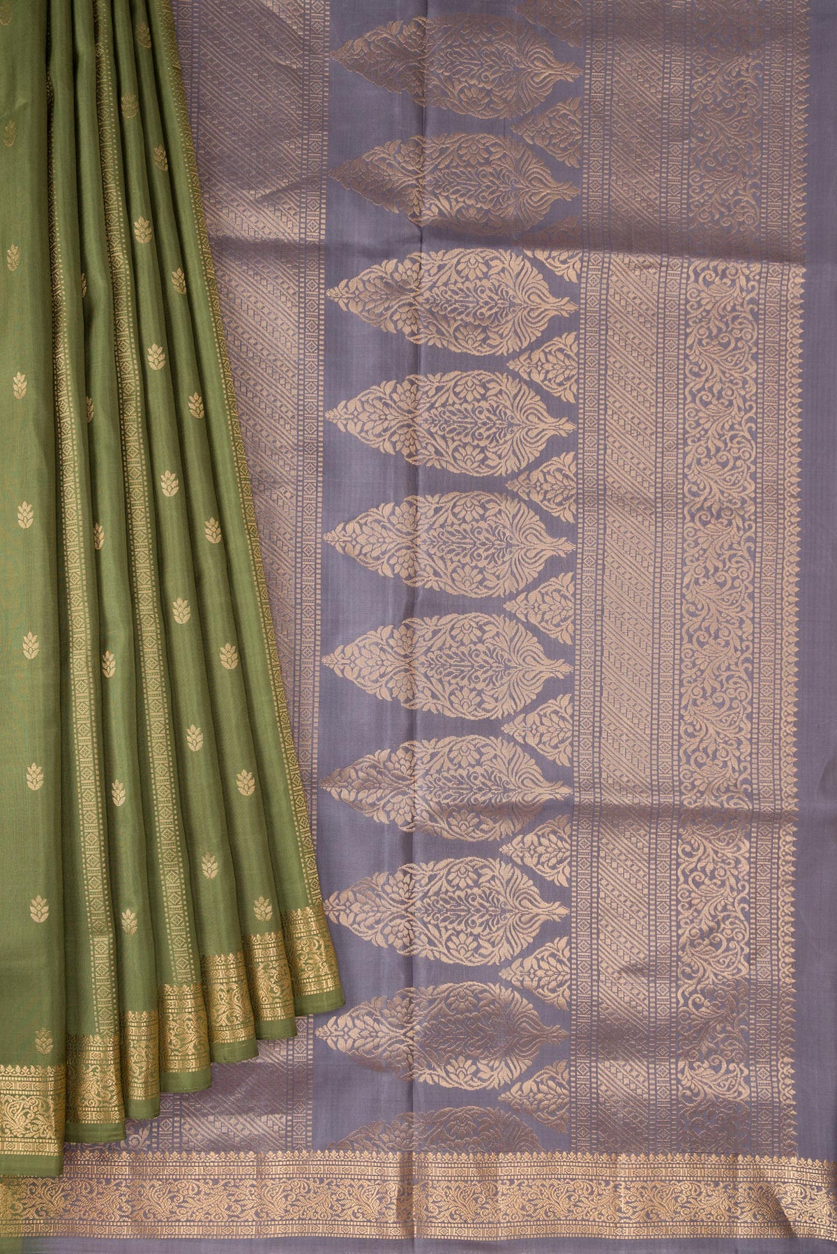 Pleats and pallu of Mehandi Green Dual Tone Soft Silk Saree with Zari Butta on the body and Zari Border. 