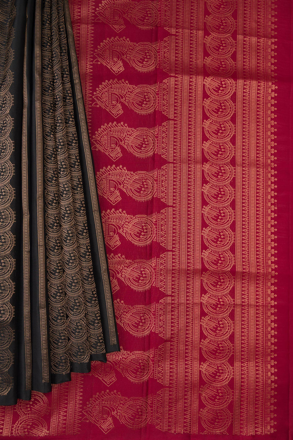 Pleats and pallu of Black Dual Tone Soft Silk Saree with Stripes on the body and Without Border. 
