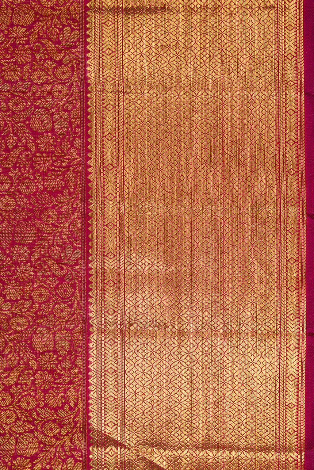 Border image of Maroon Dual Tone Kanchipuram Silk Saree with Zari Brocade on the body and Zari Border. 