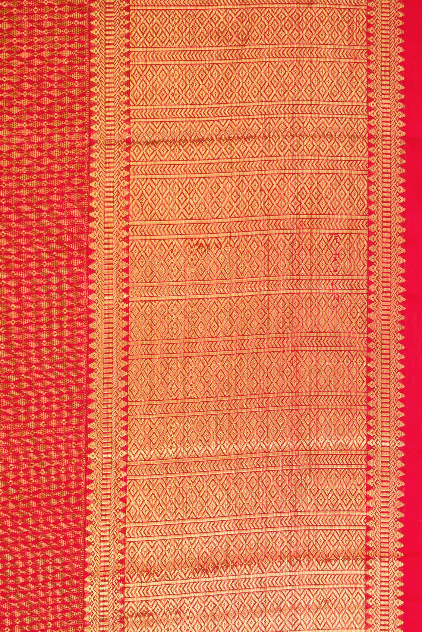 Border image of Red Dual Tone Kanchipuram Silk Saree with Zari Brocade on the body and Zari Border. 