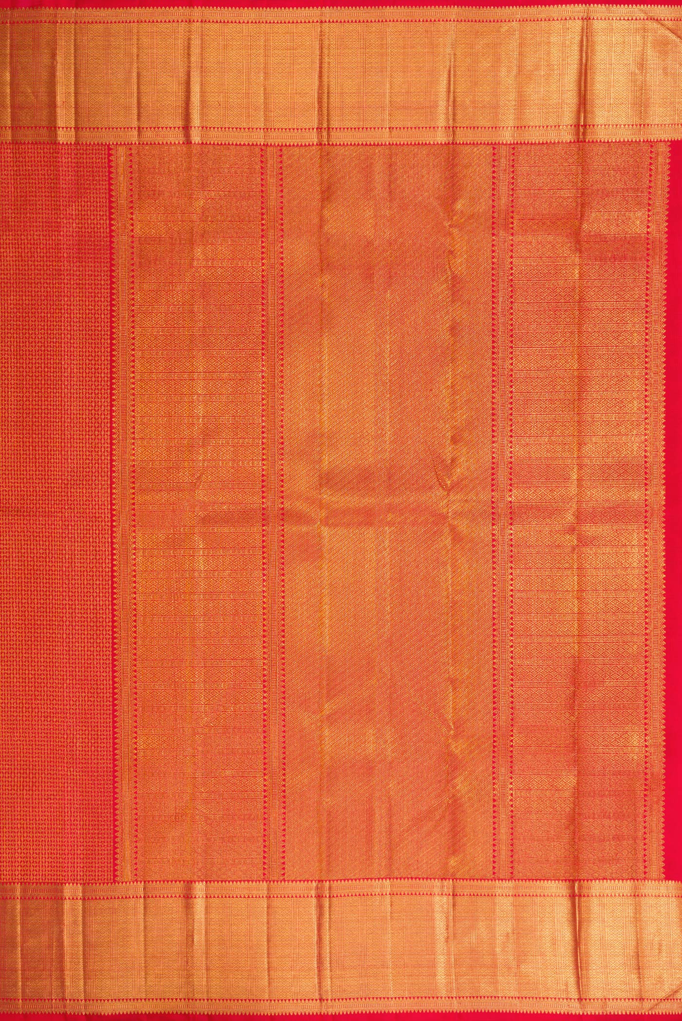 Close up image of the pallu of Red Dual Tone Kanchipuram Silk Saree with Zari Brocade on the body and Zari Border. 