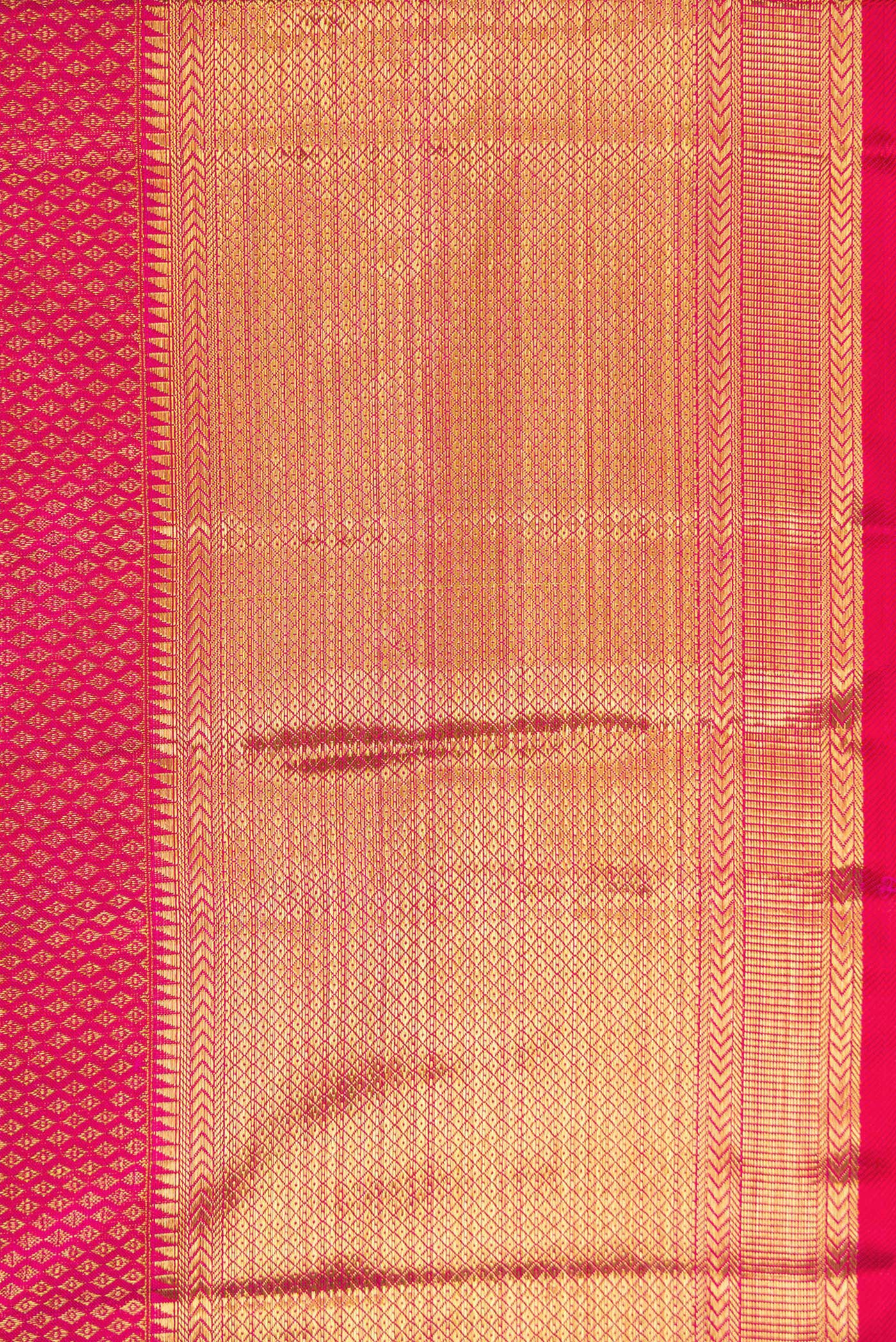Border image of Pink Dual Tone Kanchipuram Silk Saree with Zari Brocade on the body and Zari Border. 