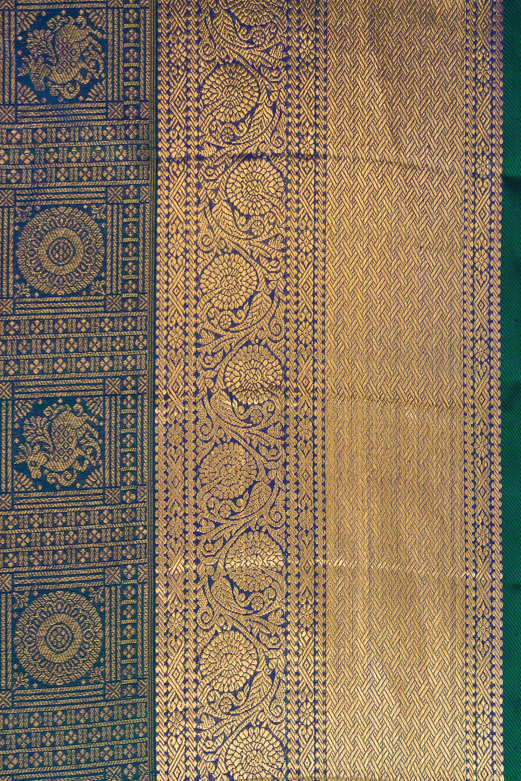 Border image of Peacock Blue Dual Tone Kanchipuram Silk Saree with Zari Brocade on the body and Zari Border. 