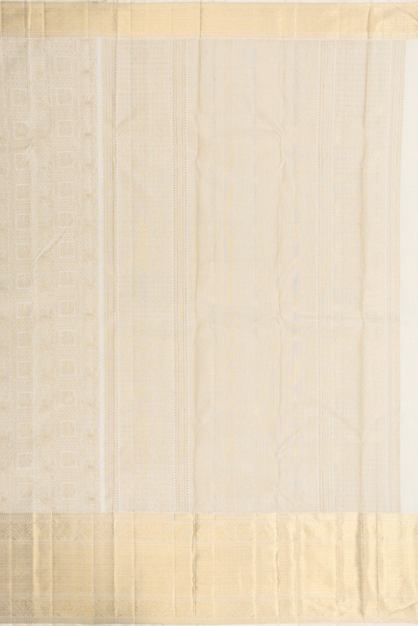 Close up image of the pallu of Off White Dual Tone Kanchipuram Silk Saree with Zari Brocade on the body and Zari Border. 