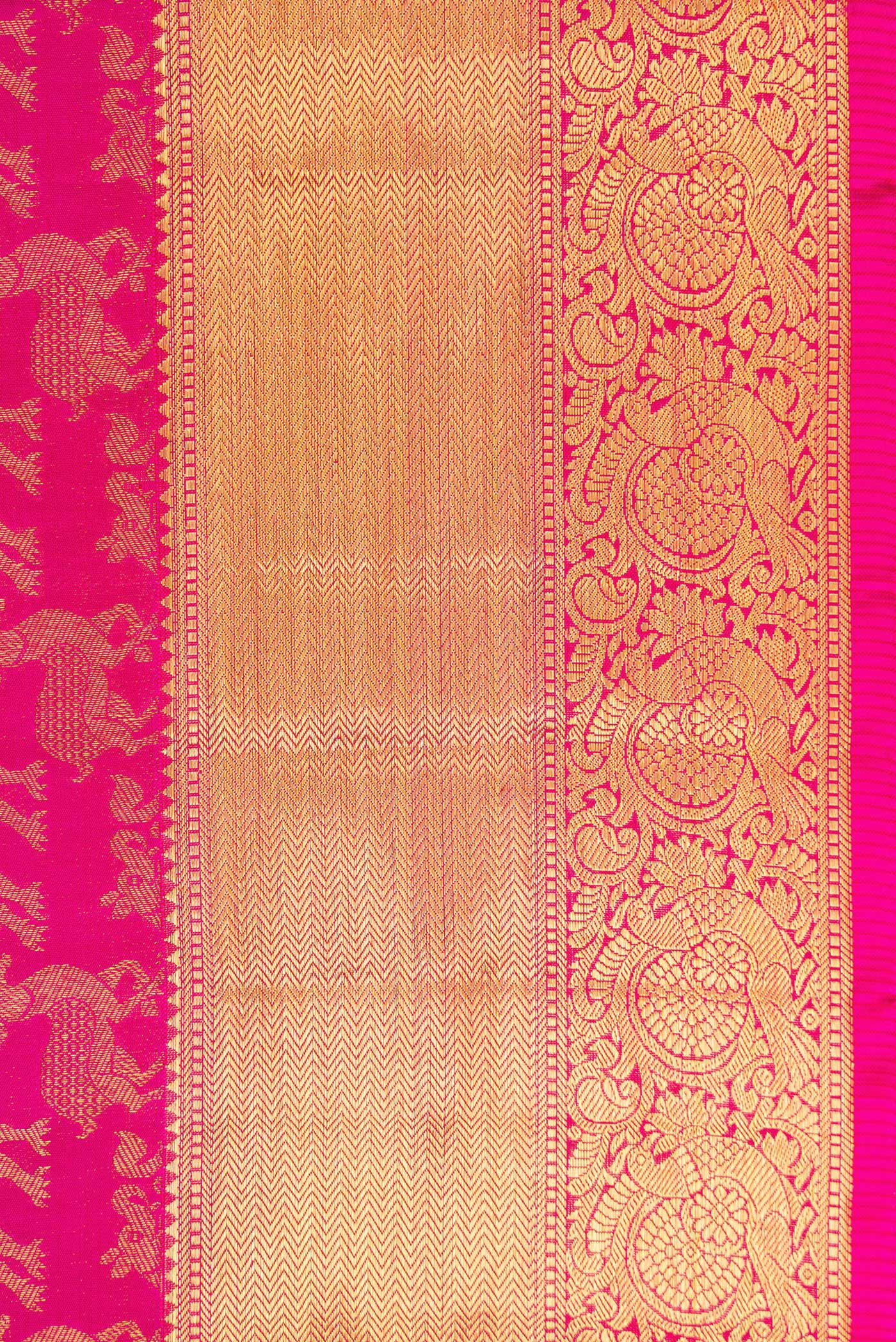 Border image of Pink Dual Tone Kanchipuram Silk Saree with Zari Brocade on the body and Zari Border. 