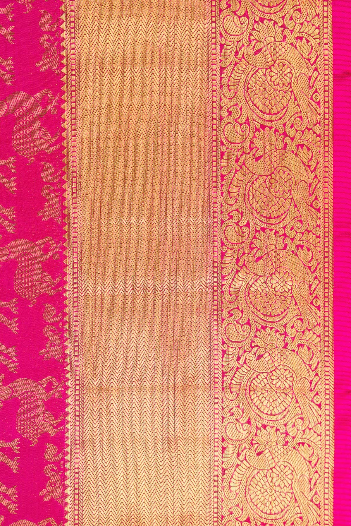 Border image of Pink Dual Tone Kanchipuram Silk Saree with Zari Brocade on the body and Zari Border. 