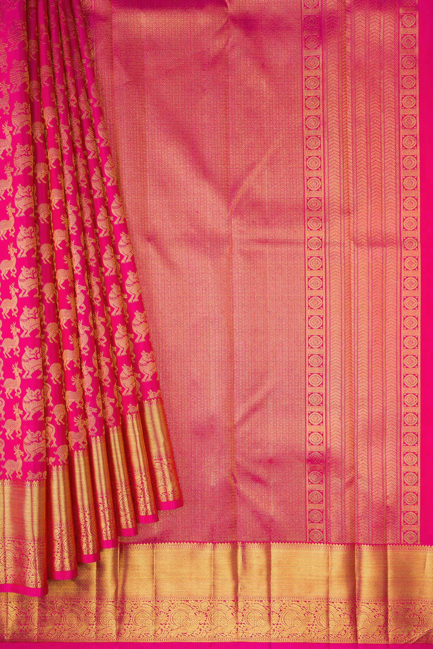 Pleats and pallu of Pink Dual Tone Kanchipuram Silk Saree with Zari Brocade on the body and Zari Border. 