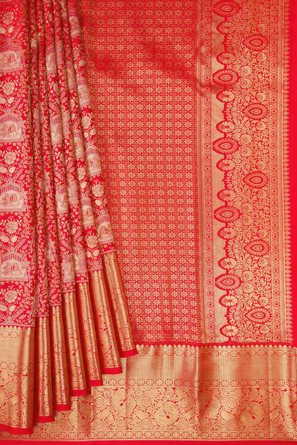 Pleats and pallu of Red Dual Tone Kanchipuram Silk Saree with Zari Brocade on the body and Zari Border. 