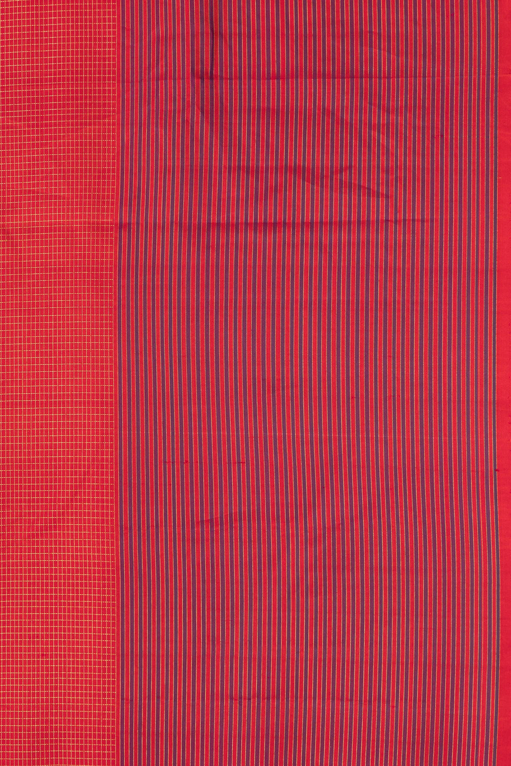 Border image of Pure Silk Maroon Dual Tone Kanjivaram Saree with Checked design on the body and Fancy Border. 