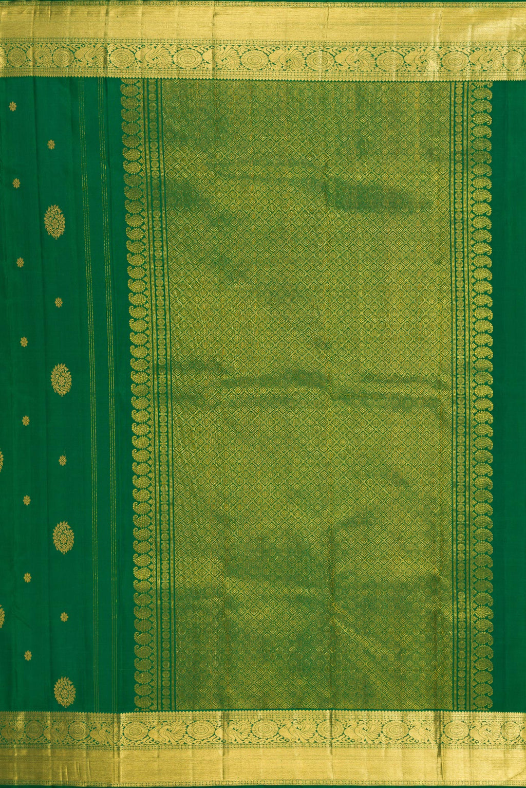Close up image of the pallu of Bottle Green Kanjivaram Silk Saree with Zari Butta on the body and Zari Border. 