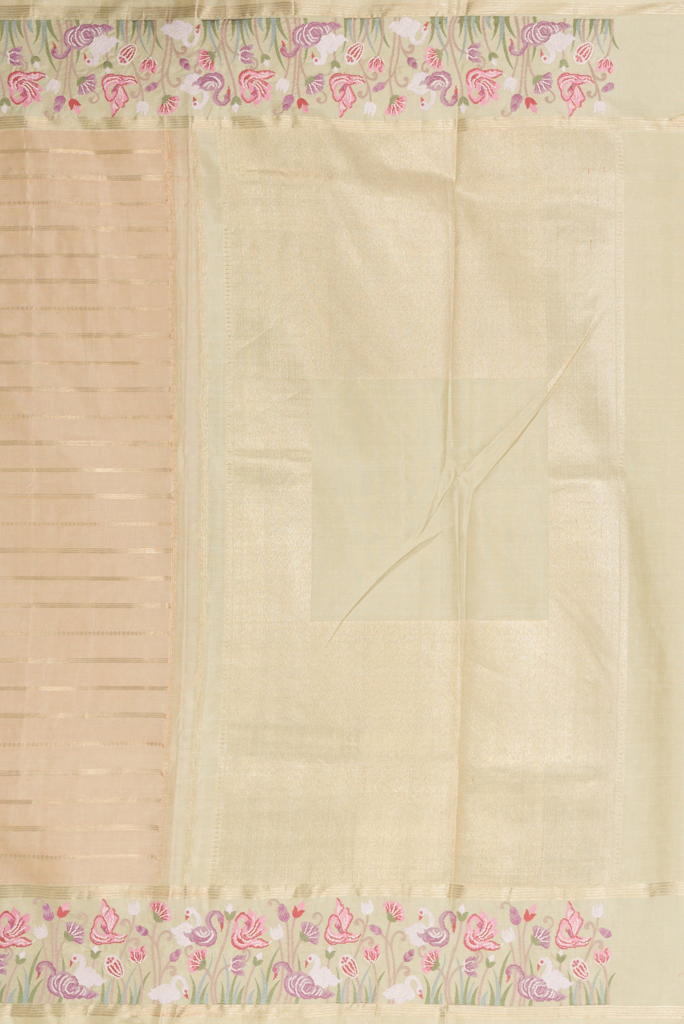 Close up image of the pallu of Pure Silk Pure Zari Green, Maroon & Burgundy Dual Tone Banarasi Saree with Stripes on the body and Embroidery Border. 