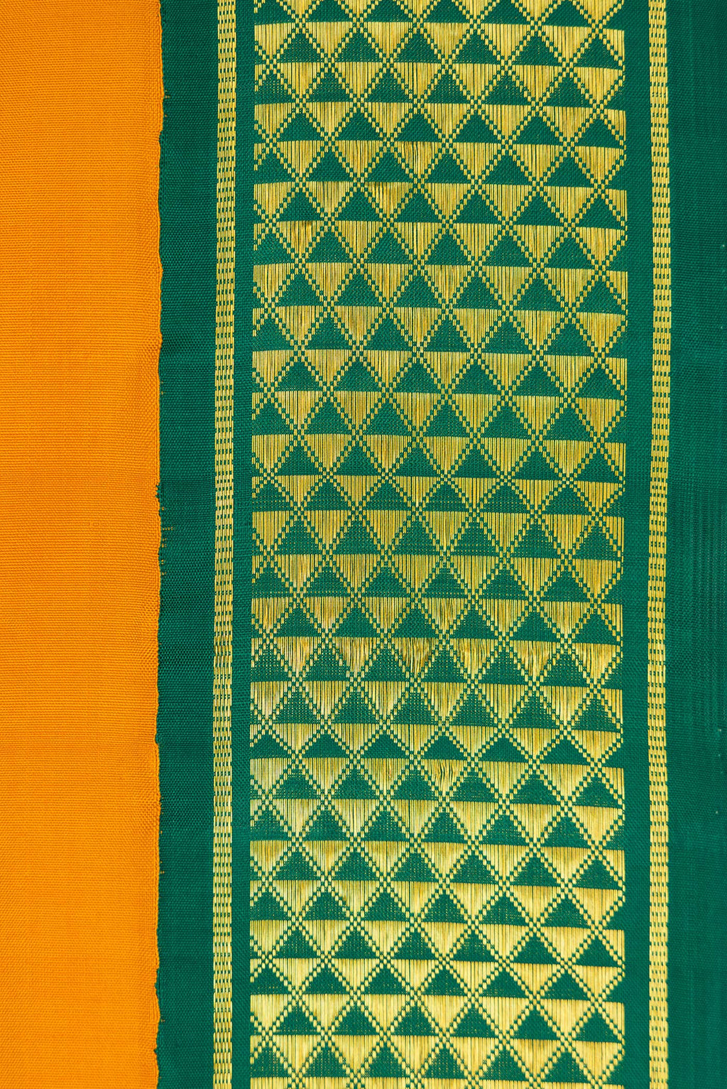 Border image of Pure Silk Pure Zari Mustard Dual Tone Kanchipuram Nine Yards Saree with Plain Body and Zari Border. 
