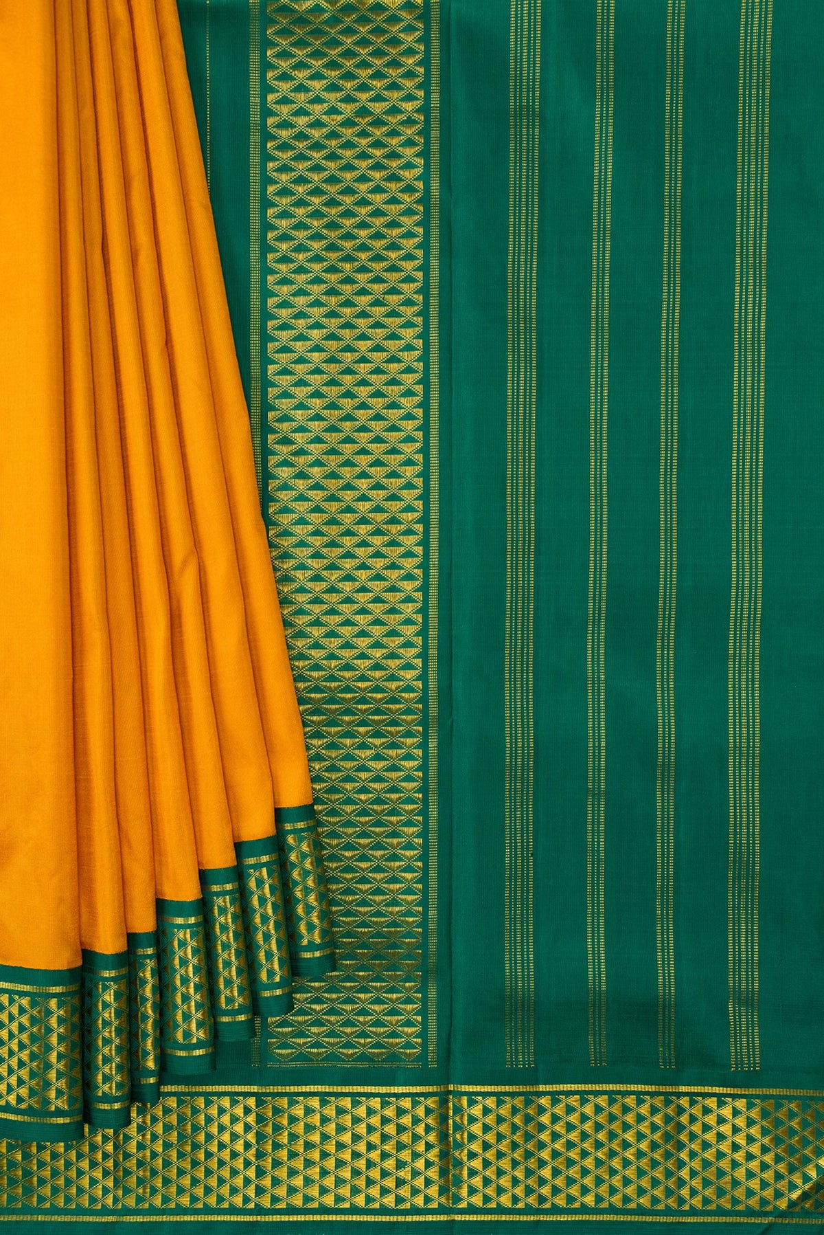 Pleats and pallu of Pure Silk Pure Zari Mustard Dual Tone Kanchipuram Nine Yards Saree with Plain Body and Zari Border. 