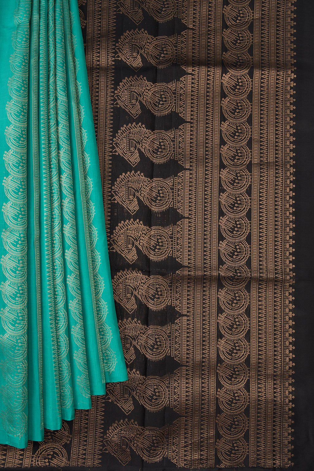 Pleats and pallu of Sea Green Dual Tone Soft Silk Saree with Stripes on the body and Without Border. 