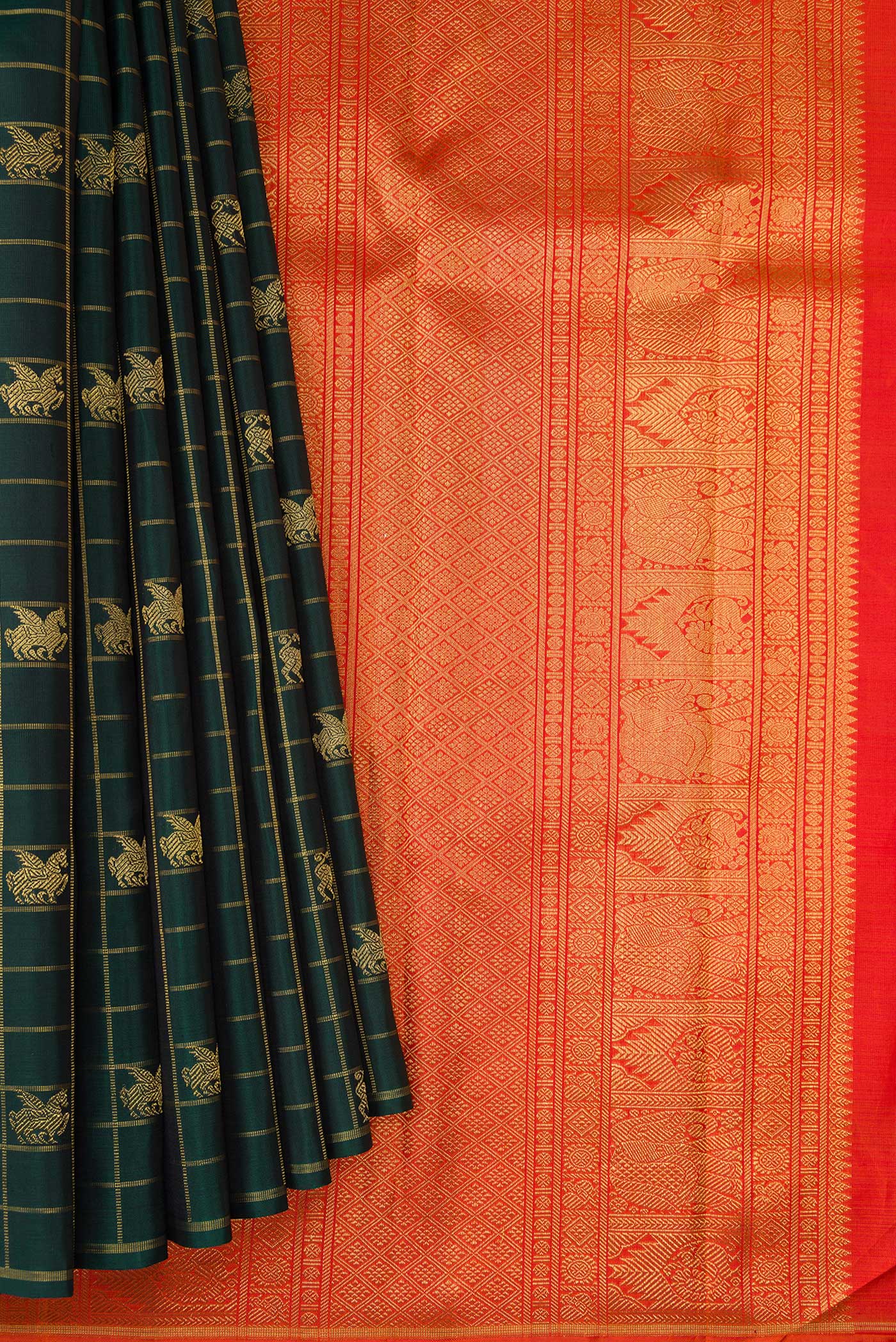 Pleats and pallu of Pure Silk Pure Zari Bottle Green Dual Tone Kanjivaram Saree with Checked design on the body and Thin Zari Line. 