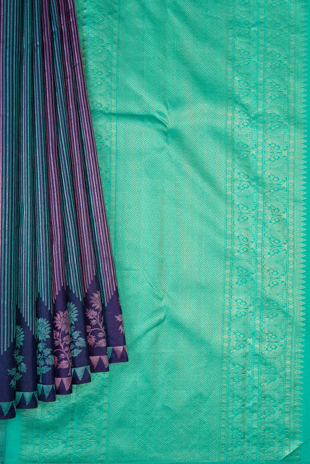 Pleats and pallu of Pure Silk Pure Zari Navy Blue Dual Tone Kanjivaram Saree with Jacquard design on the body and Thread Border. 