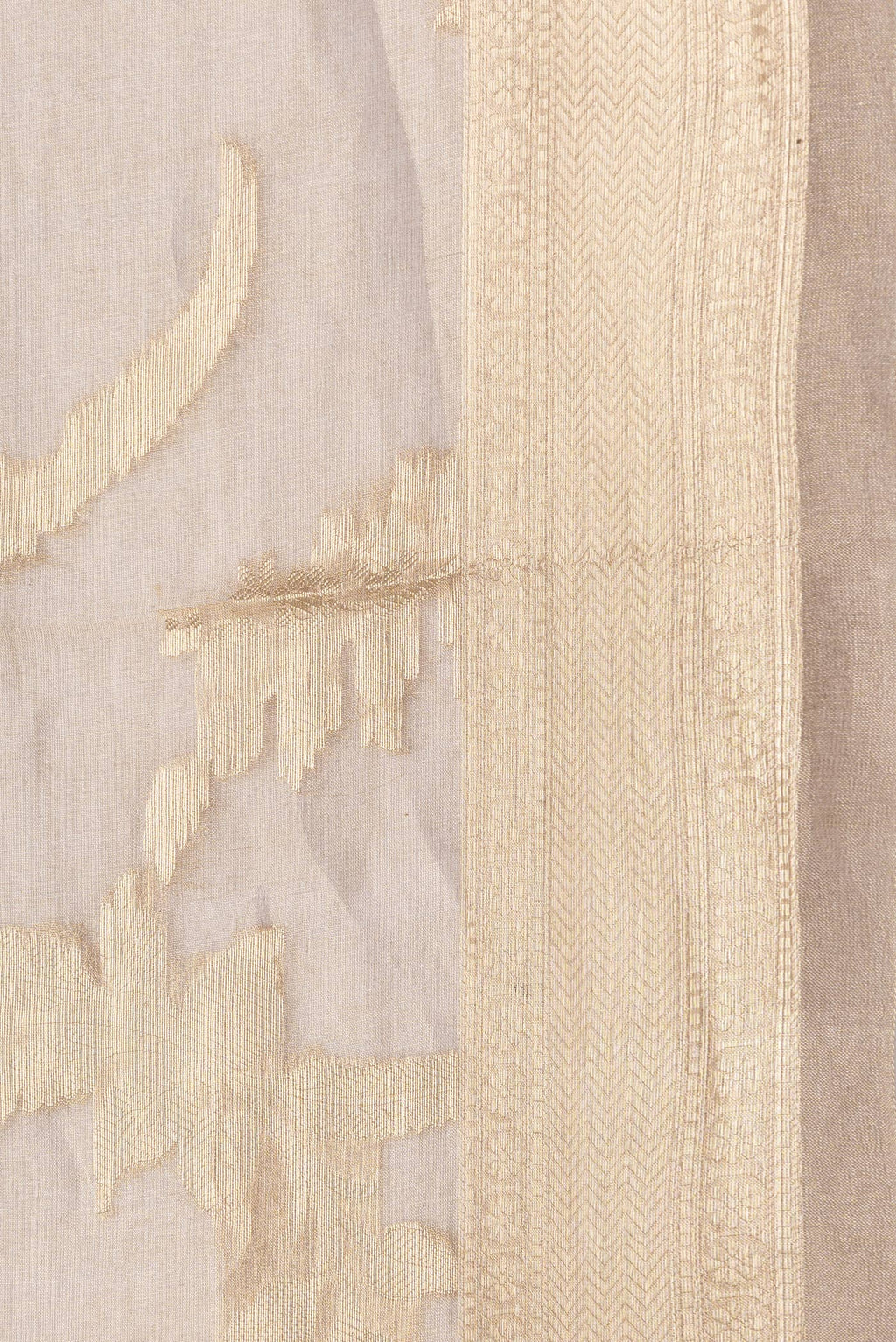 Border image of Gold Dual Tone Organza Silk Saree with Zari Brocade on the body and Zari Border. 