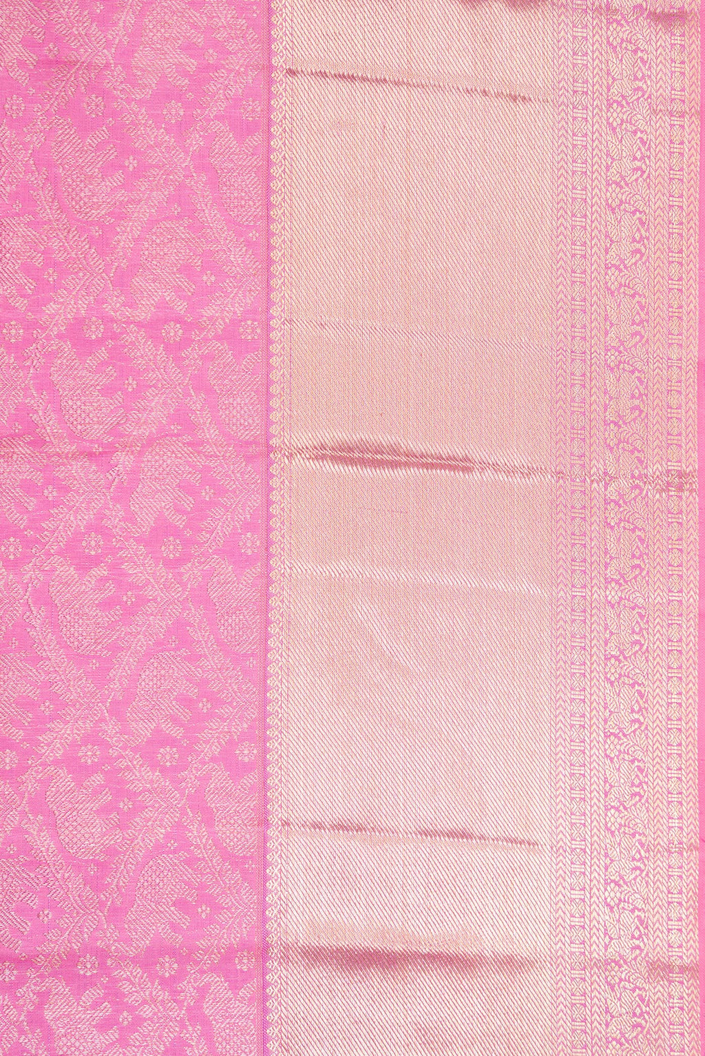 Border image of Pink Dual Tone Kanchipuram Silk Saree with Zari Brocade on the body and Zari Border. 