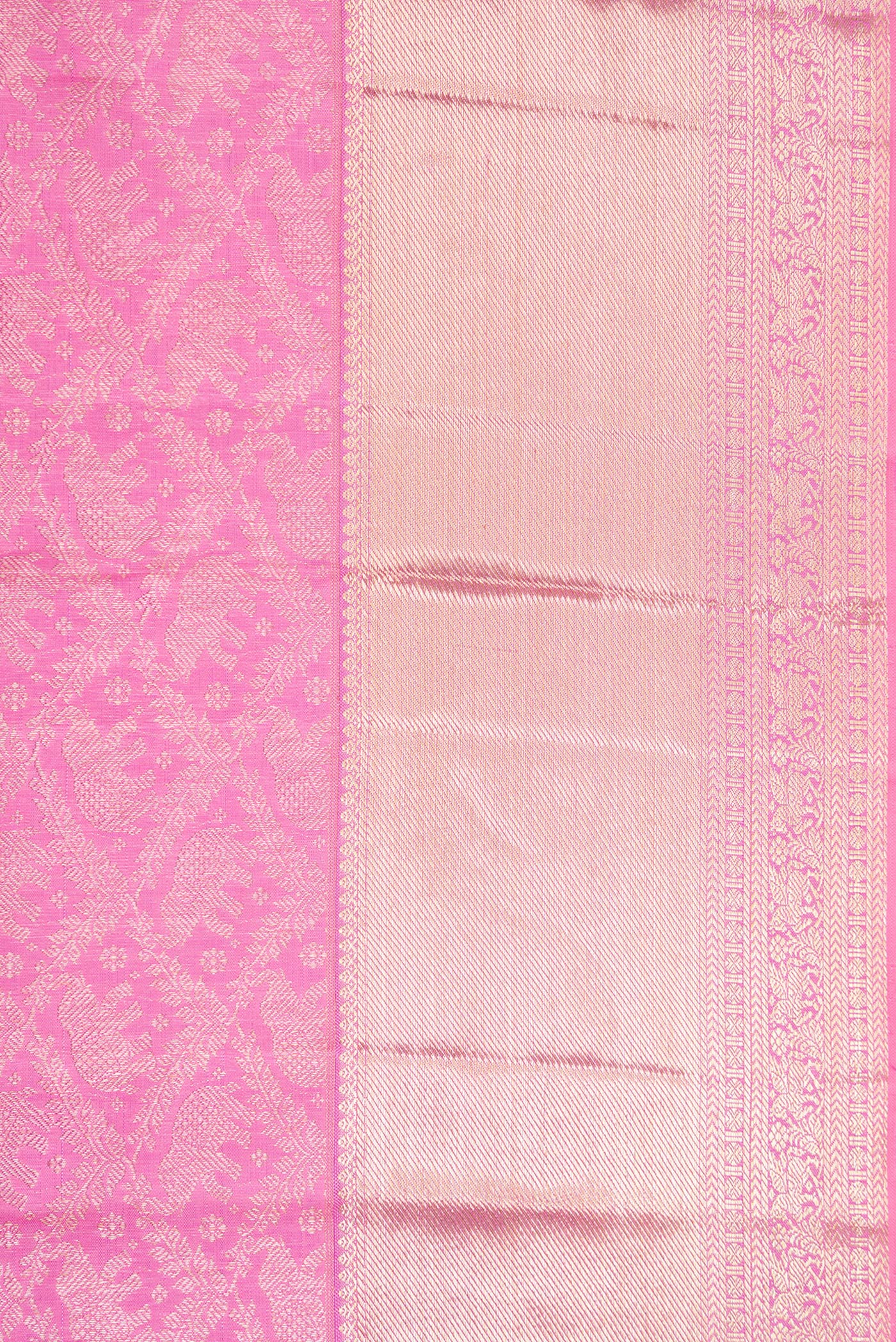 Border image of Pink Dual Tone Kanchipuram Silk Saree with Zari Brocade on the body and Zari Border. 