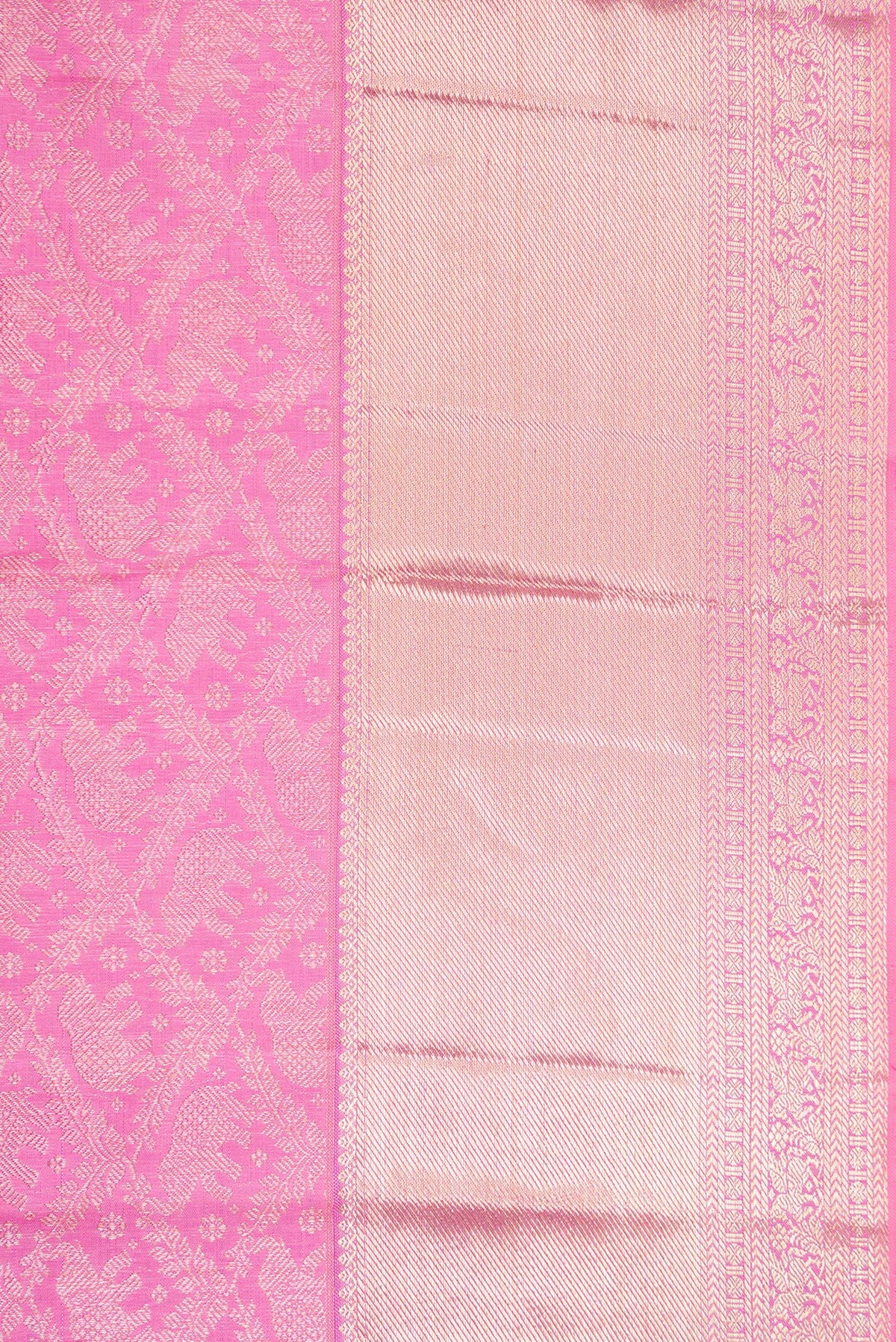 Border image of Pink Dual Tone Kanchipuram Silk Saree with Zari Brocade on the body and Zari Border. 