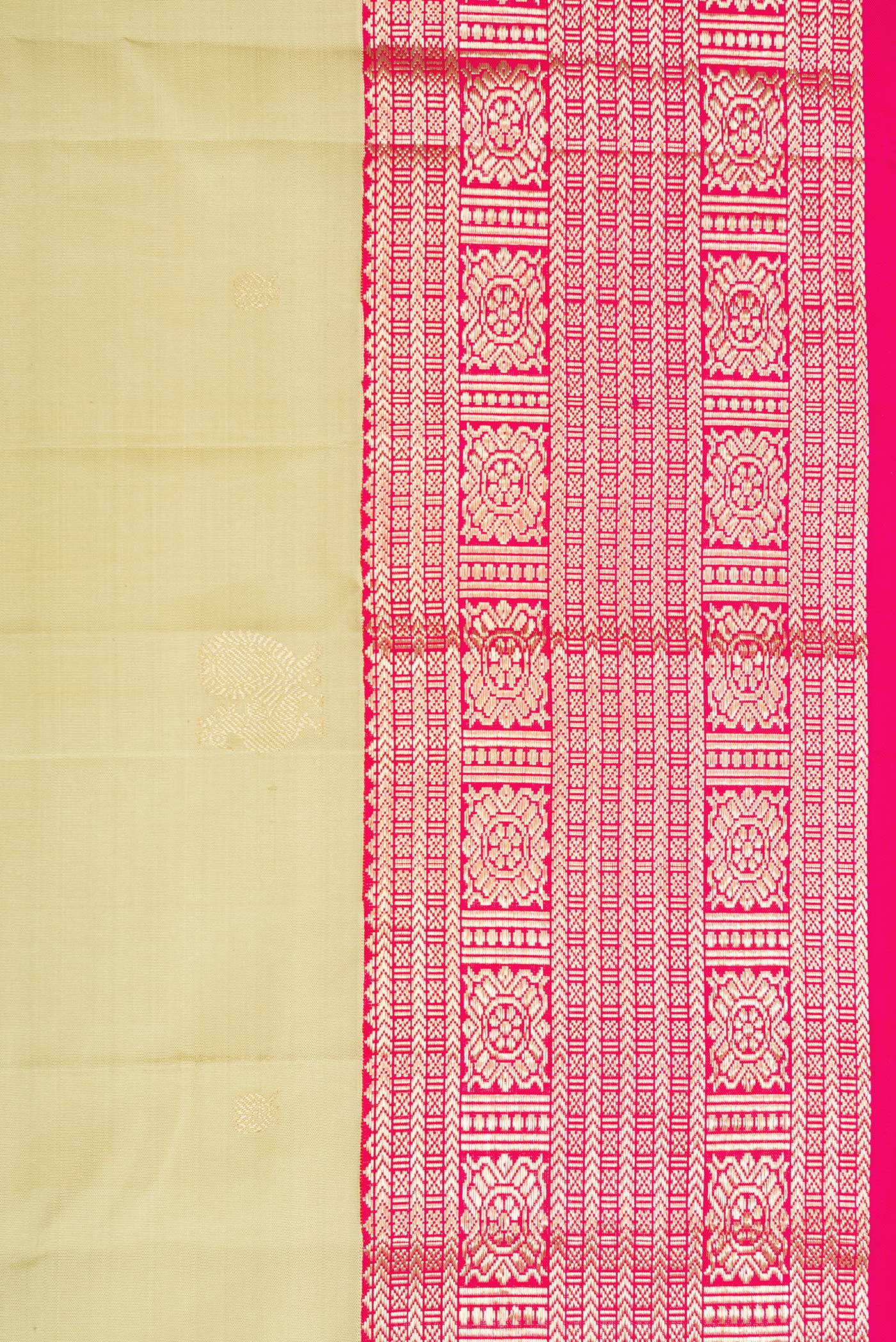 Border image of Pista Green Dual Tone Kanchipuram Silk Saree with Zari Butta on the body and Zari Border. 