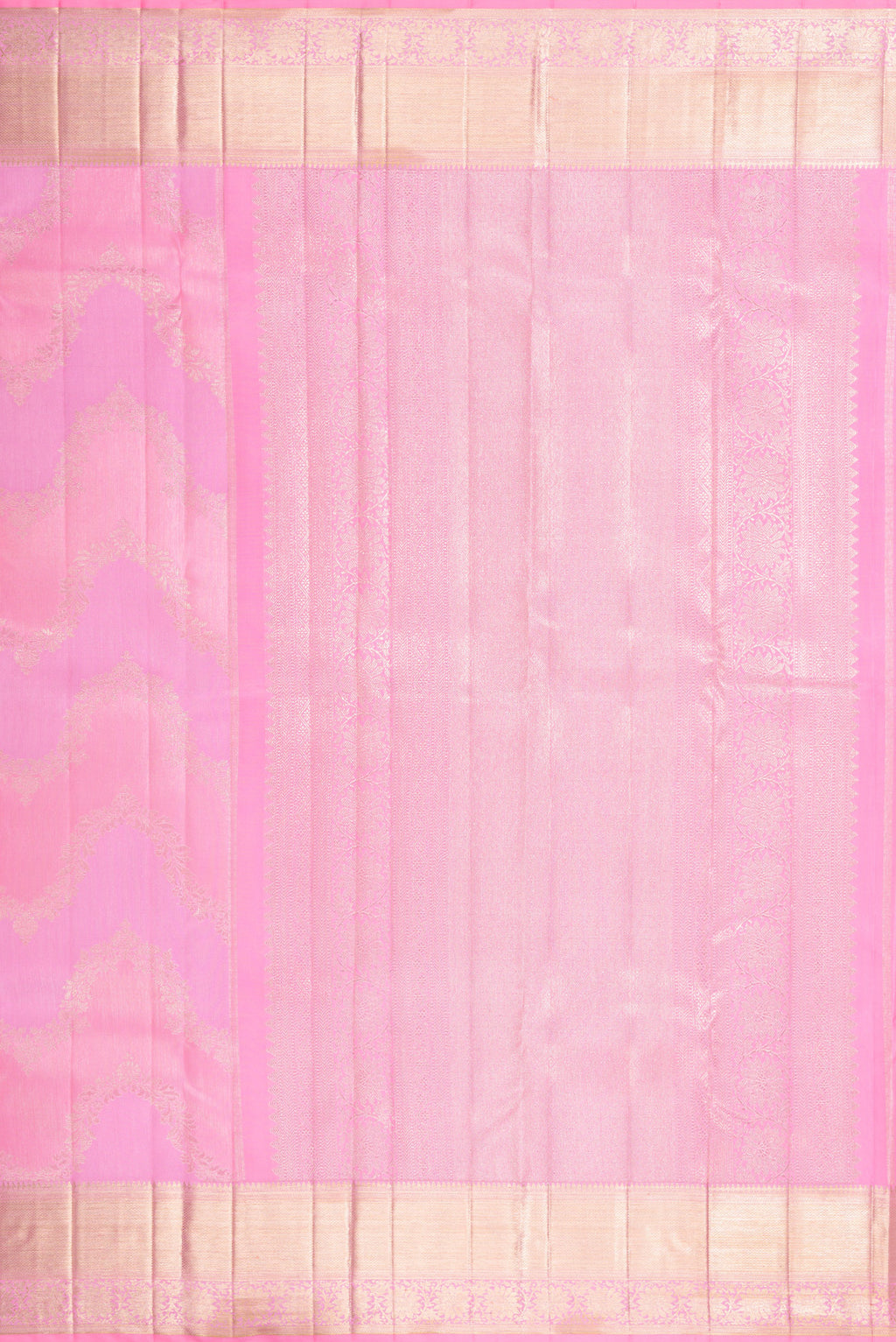 Close up image of the pallu of Pink Dual Tone Kanjivaram Silk Saree with Zari Brocade on the body and Zari Border. 