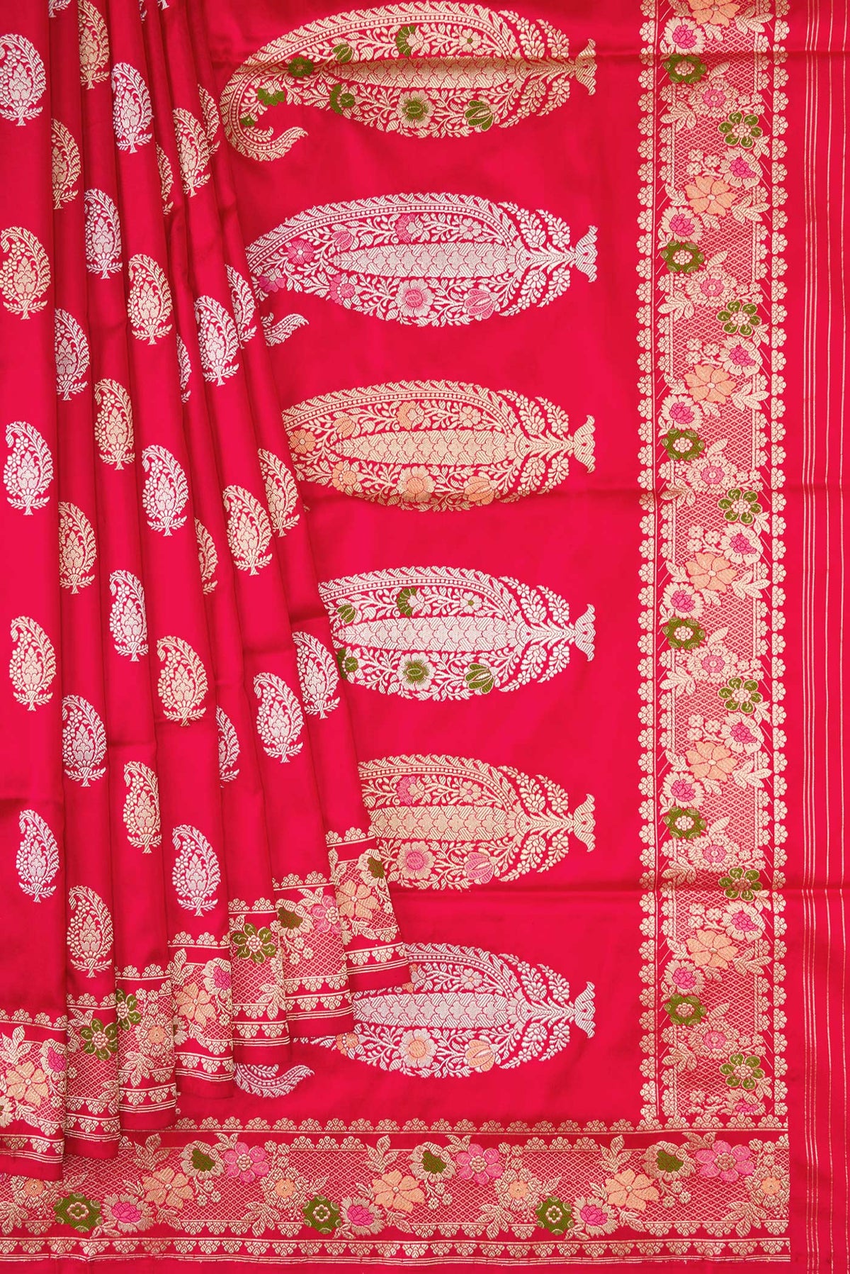 Pleats and pallu of Dark Pink Dual Tone Banarasi Silk Saree with Zari Butta on the body and Zari Border. 