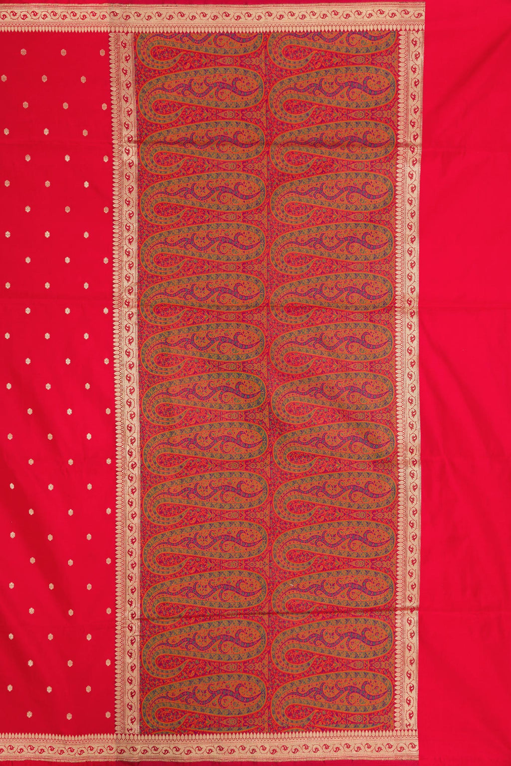 Close up image of the pallu of Red Dual Tone Banarasi Silk Saree with Zari Butta on the body and Zari Border. 