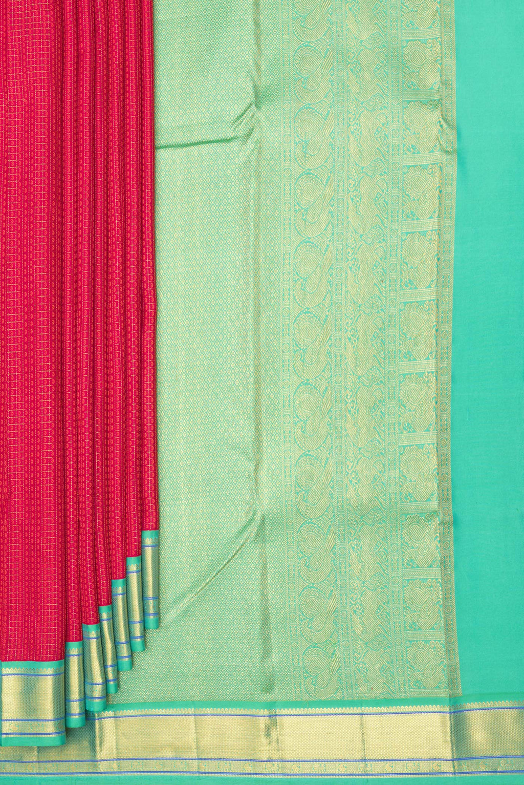 Pleats and pallu of Pure Silk Dark Pink Kanjivaram Saree with Jacquard With Zari Butta on the body and Zari Border. 