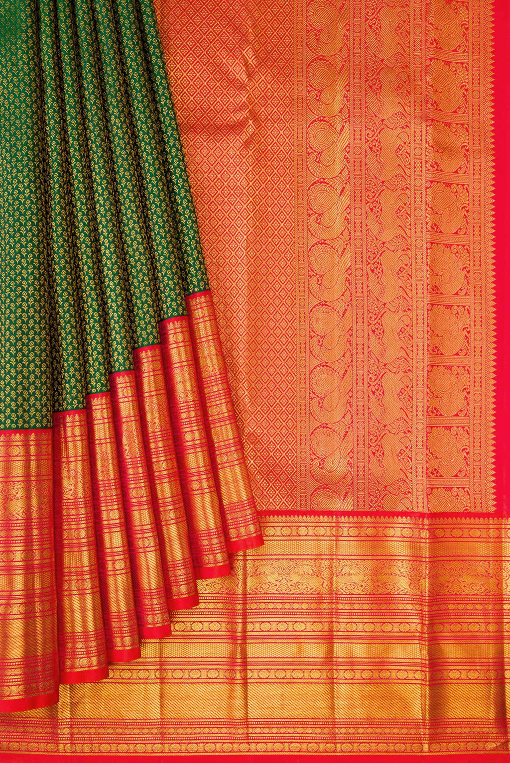 Pleats and pallu of Green Kanjivaram Silk Saree with Zari Brocade on the body and Zari Border. 
