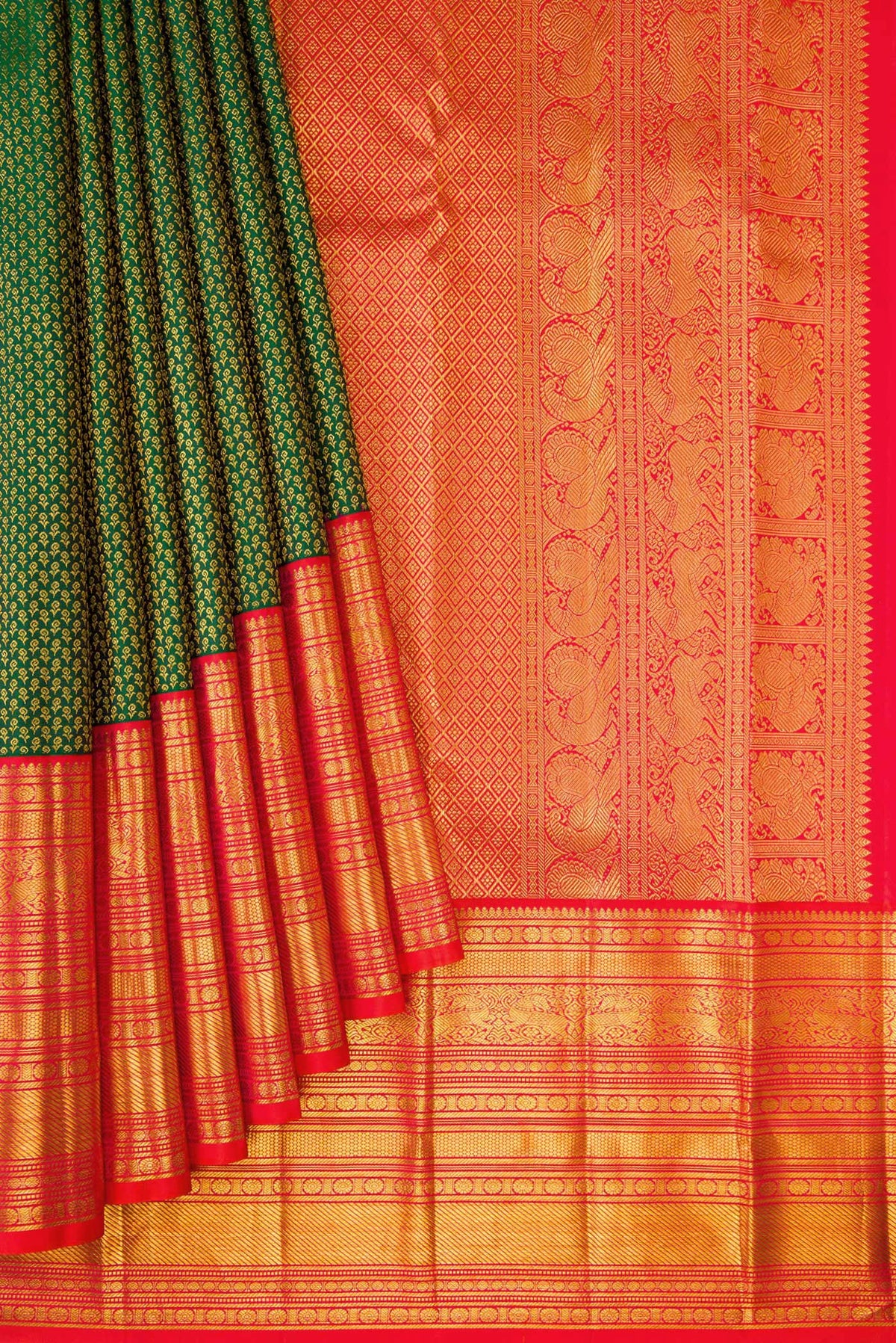 Pleats and pallu of Green Kanjivaram Silk Saree with Zari Brocade on the body and Zari Border. 