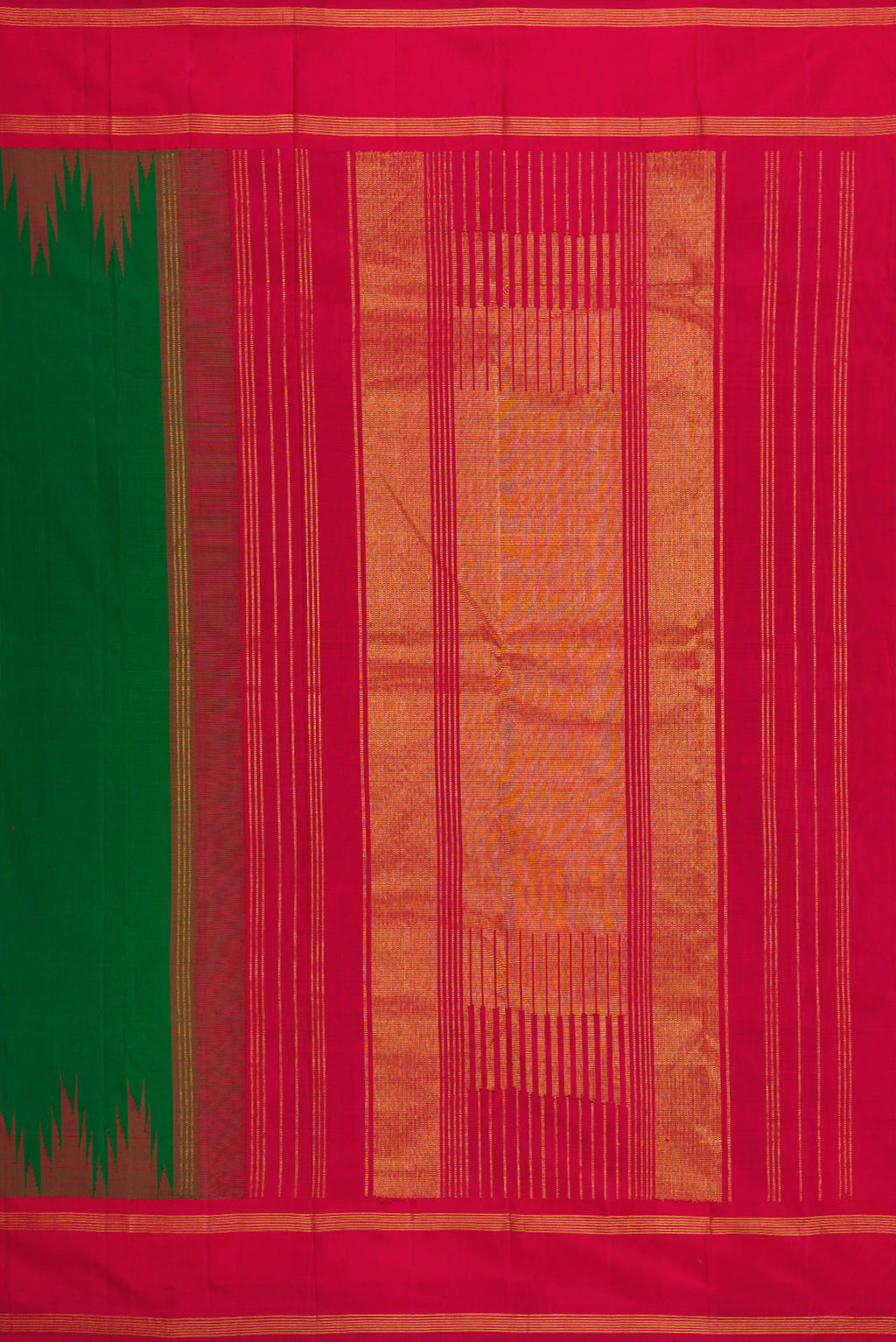 Close up image of the pallu of Bottle Green Kanjivaram Silk Saree with Plain Body and Temple Border. 