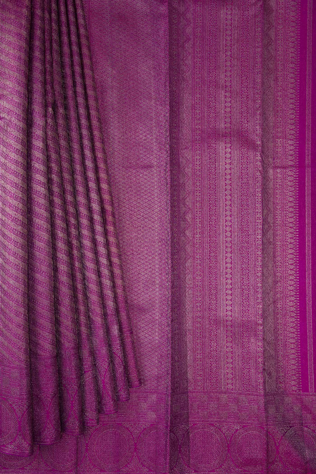 Pleats and pallu of Pure Silk Magenta Kanjivaram Saree with Zari Brocade on the body and Zari Border. 