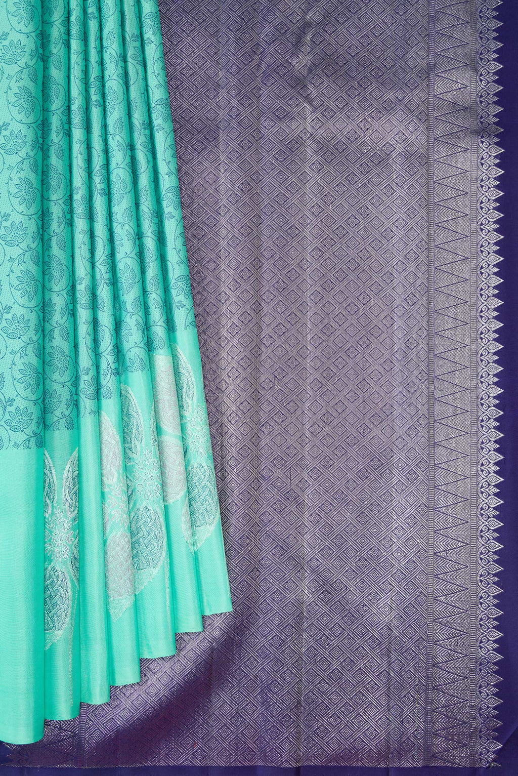 Pleats and pallu of Sea Green Kanjivaram Silk Saree with Jacquard design on the body and Fancy Border. 