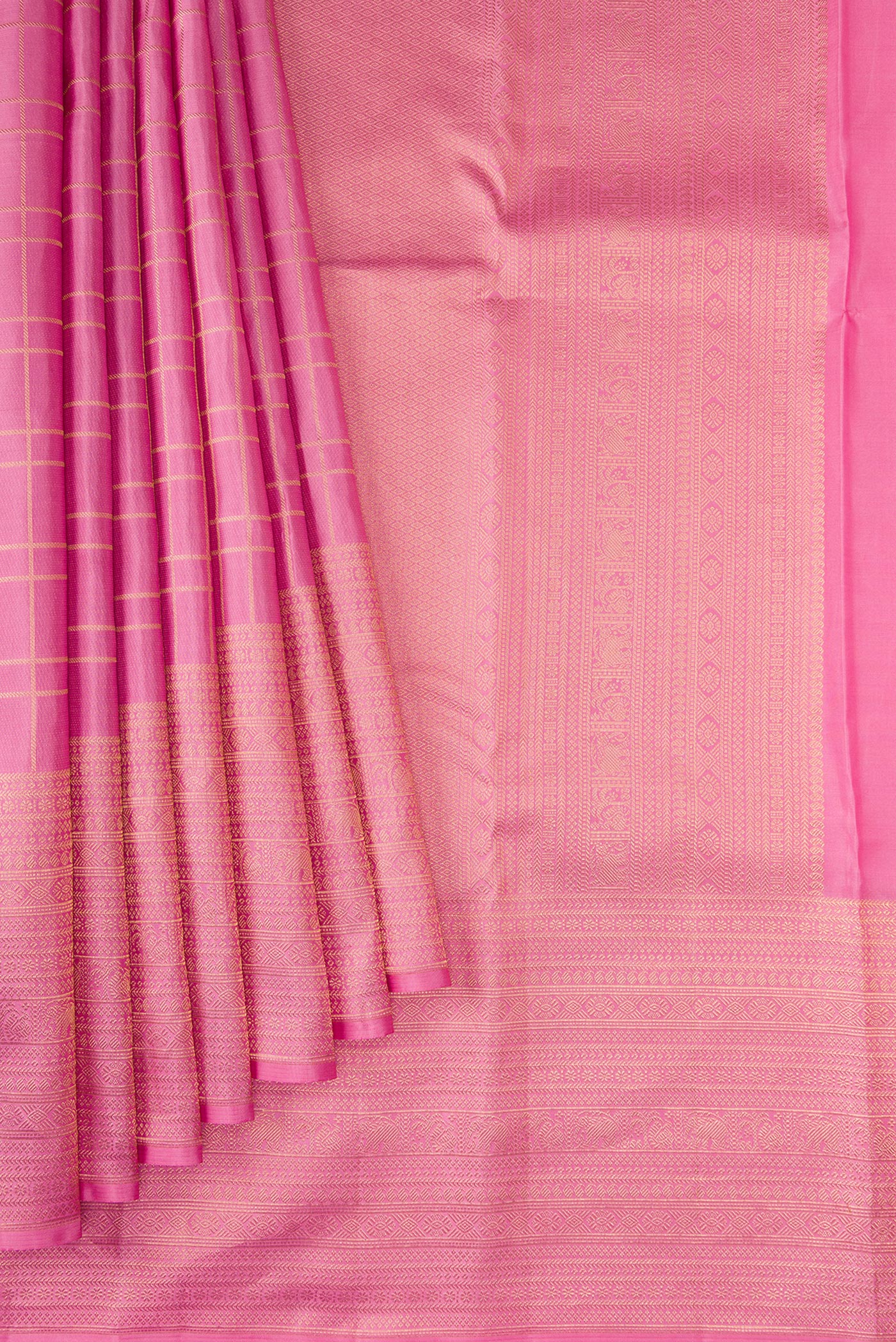 Pleats and pallu of Rose pink Kanjivaram Silk Saree with Checked design on the body and Zari Border. 