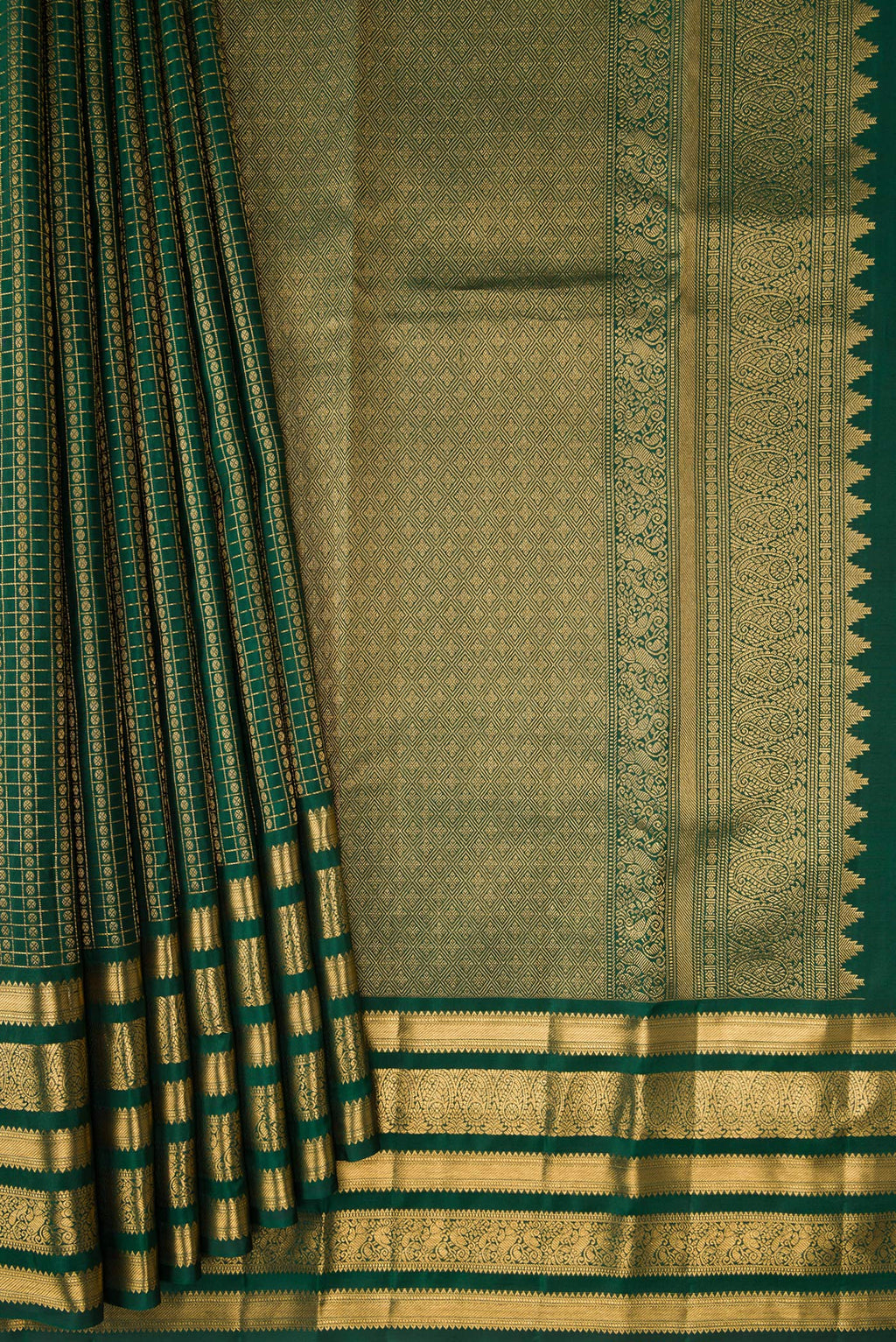 Pleats and pallu of Bottle Green Kanjivaram Silk Saree with Checked design on the body and Zari Border. 