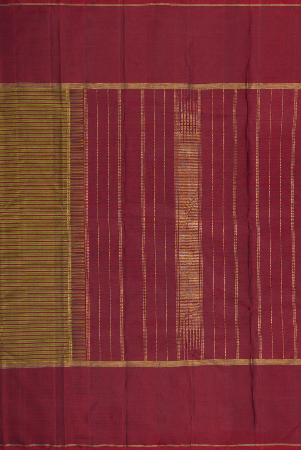 Close up image of the pallu of Pure Silk Pure Zari Mehandi Green Kanchipuram Saree with Stripes on the body and Plain Border. 